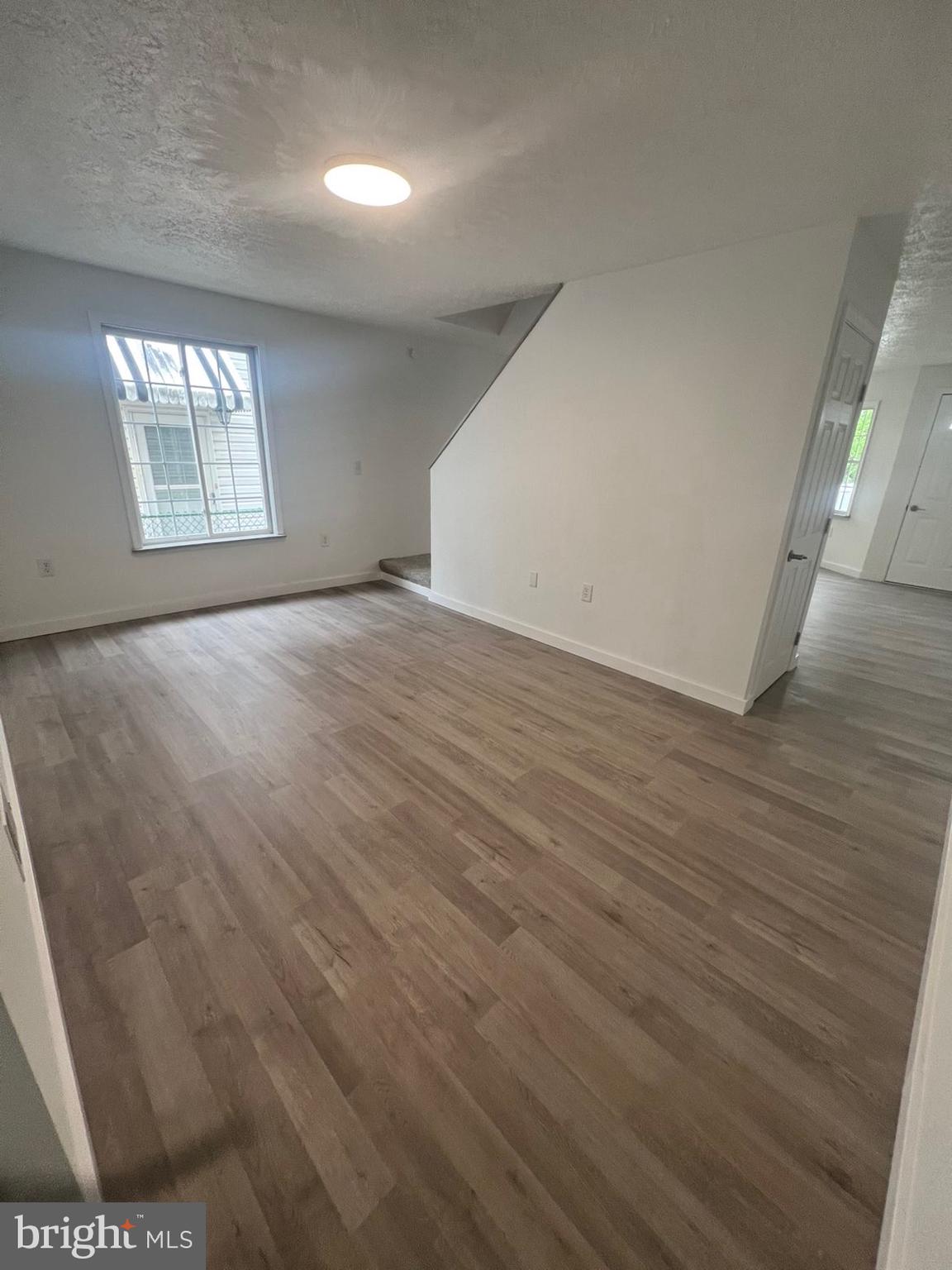 WHITE OAKS - Residential