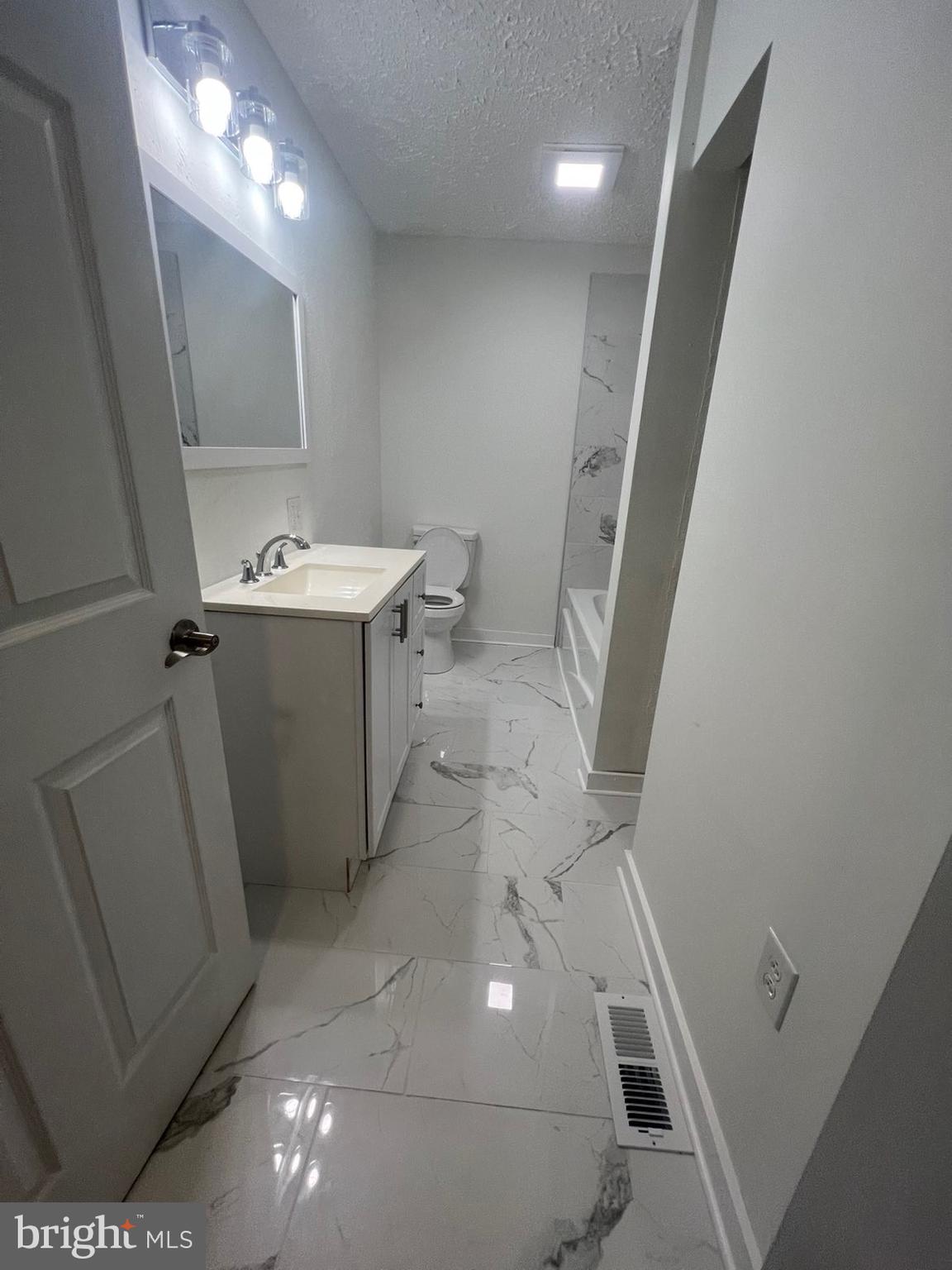 WHITE OAKS - Residential