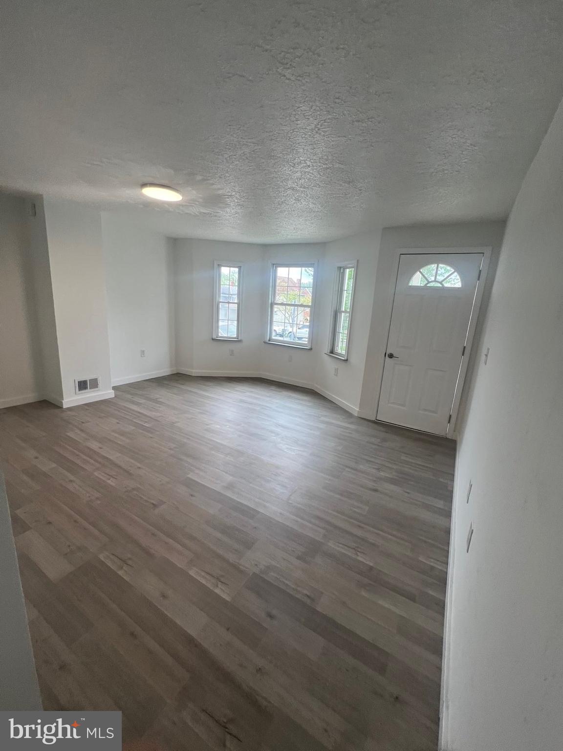 WHITE OAKS - Residential