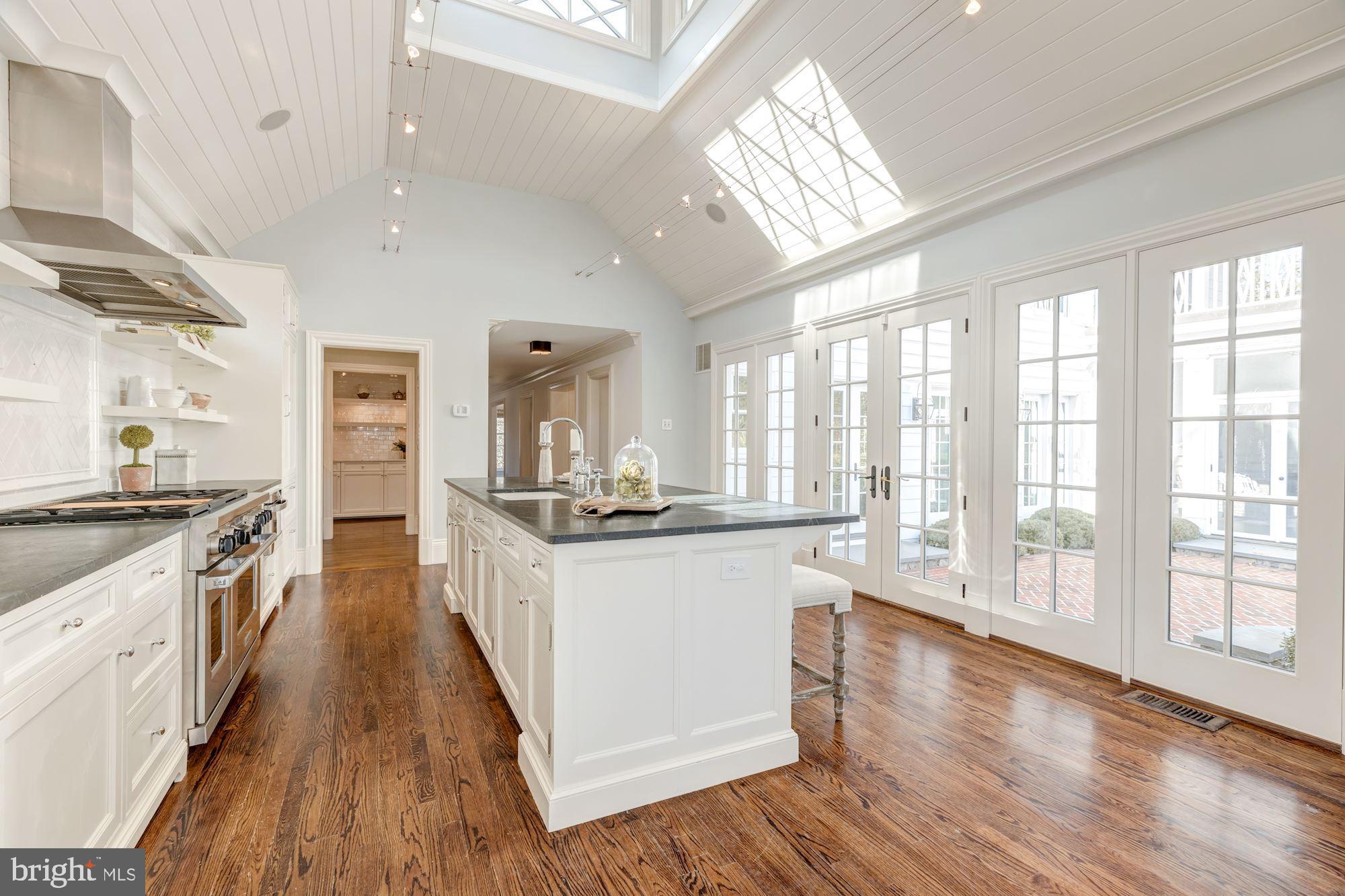 COUNTRYSIDE - Residential