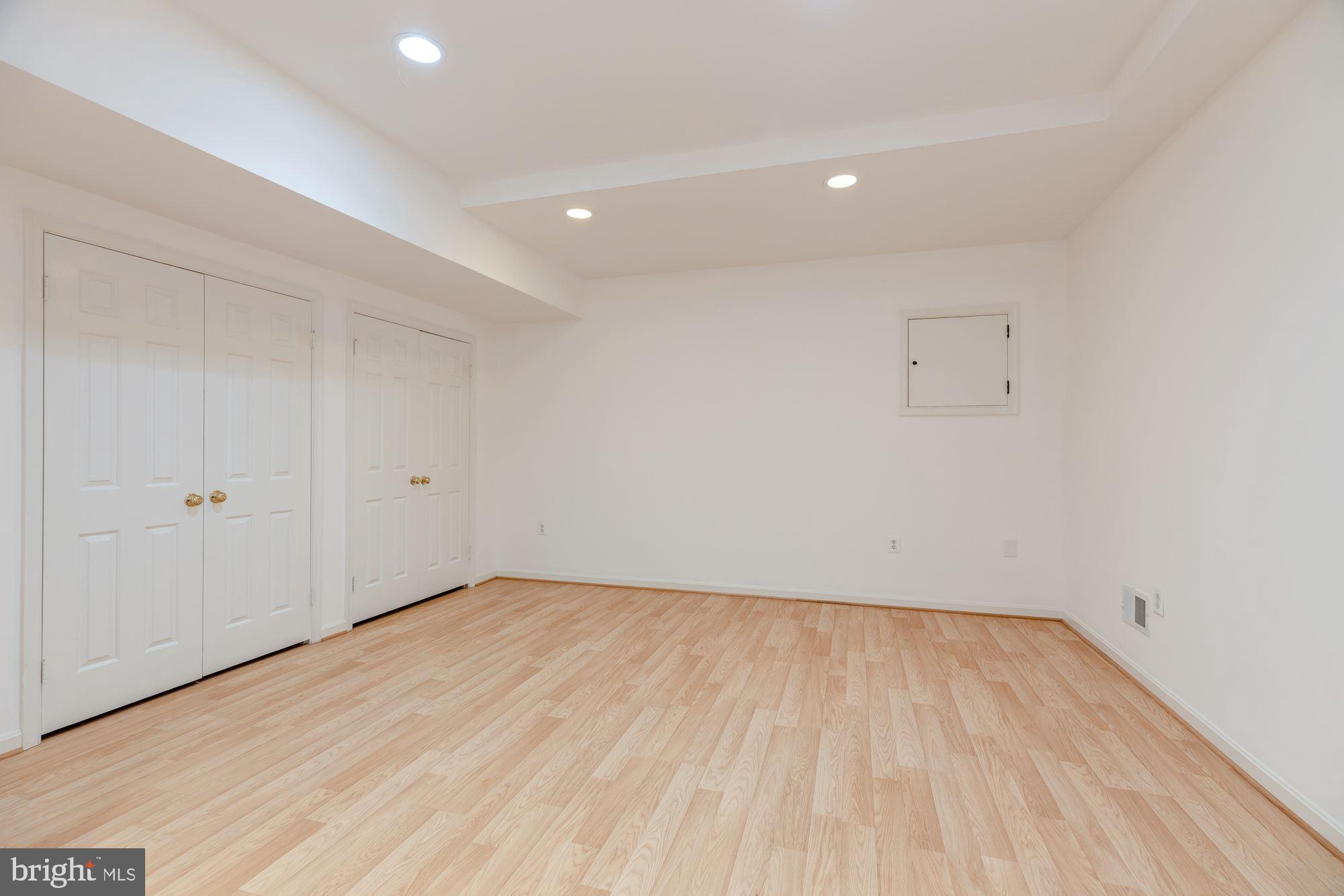 COUNTRYSIDE - Residential