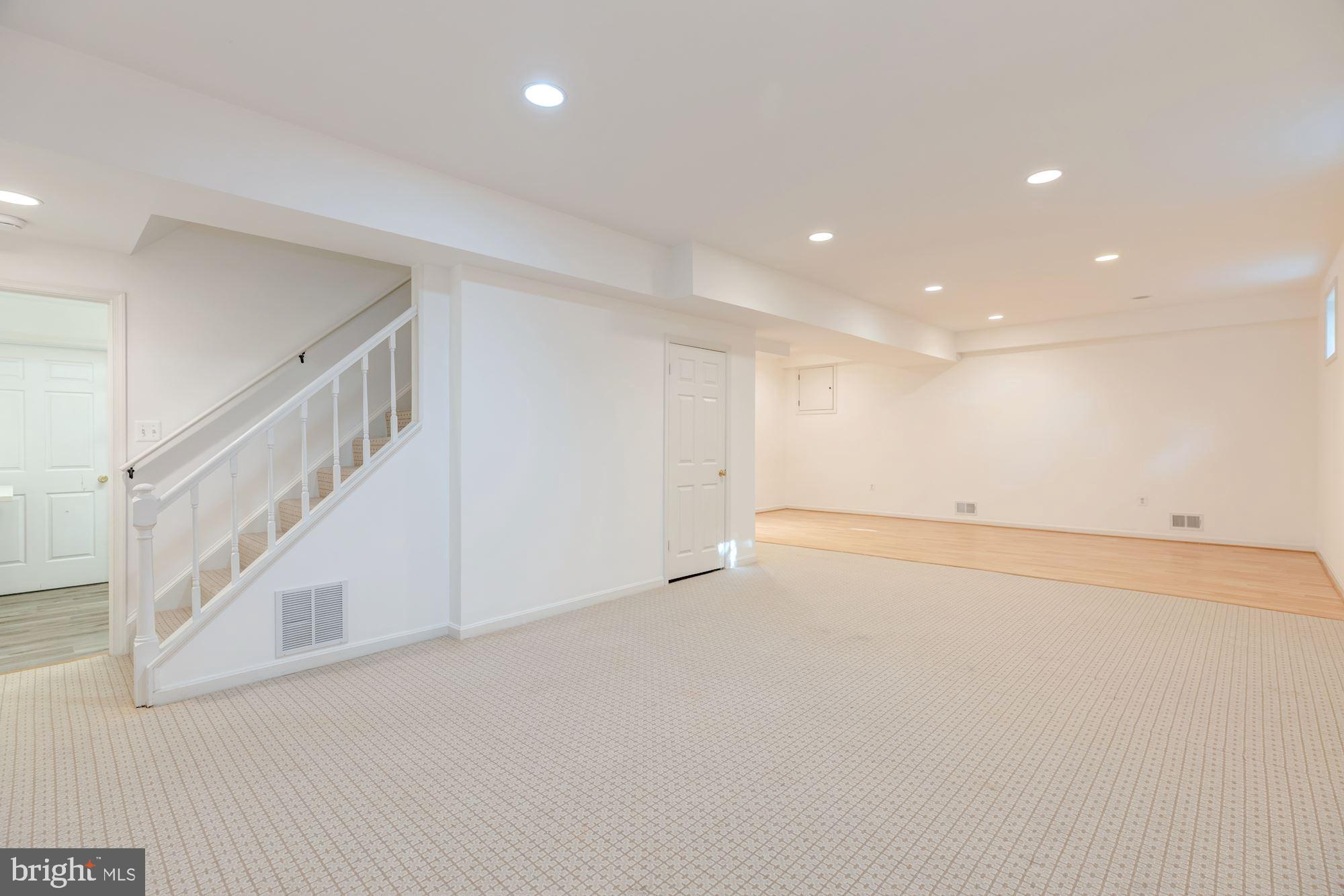 COUNTRYSIDE - Residential