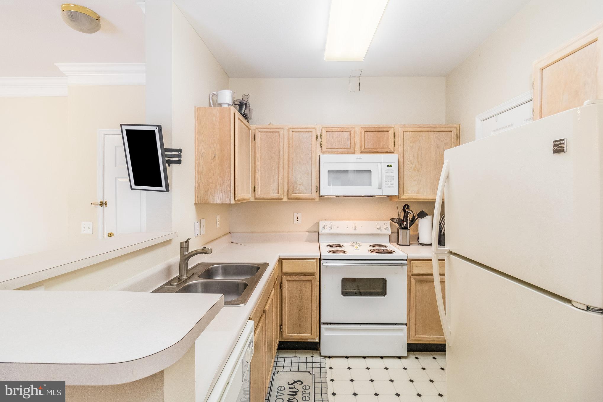 GATES OF MCLEAN - Residential Lease