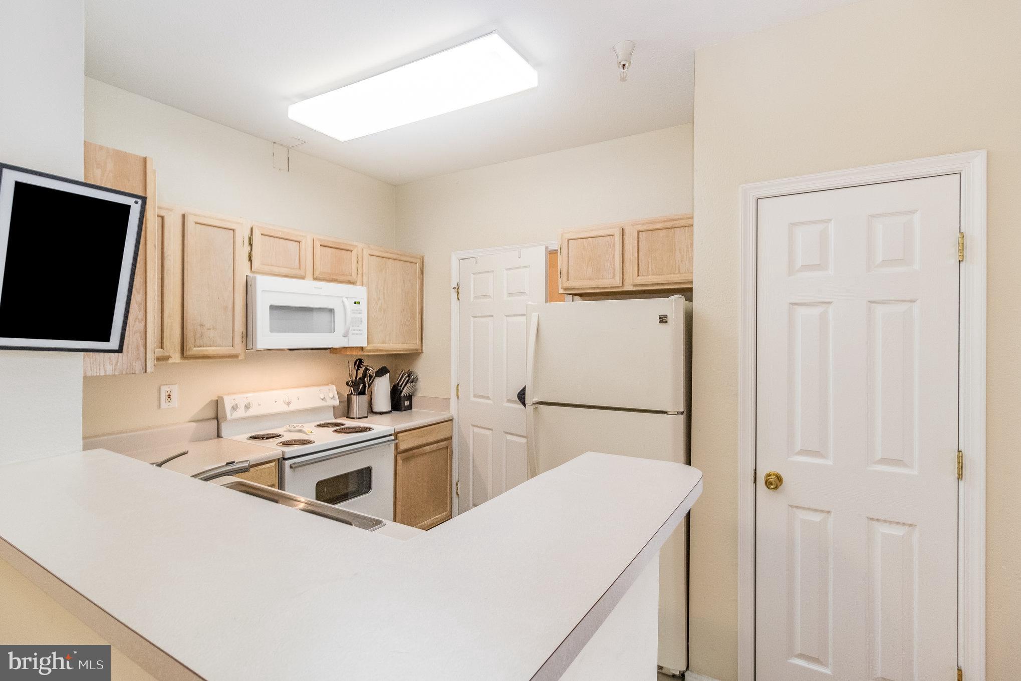 GATES OF MCLEAN - Residential Lease