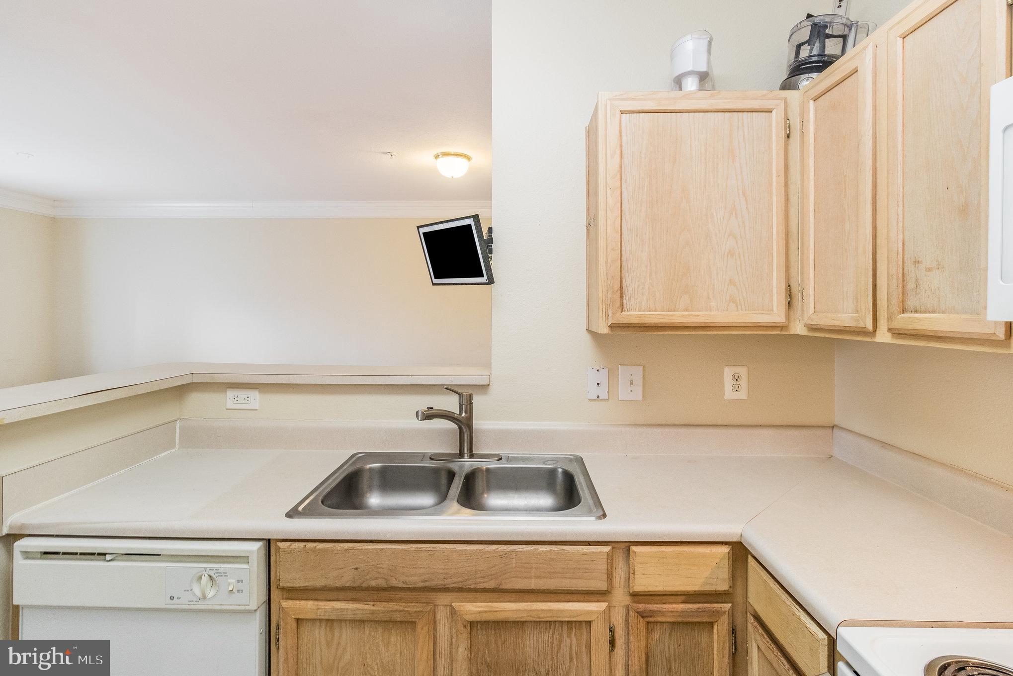 GATES OF MCLEAN - Residential Lease