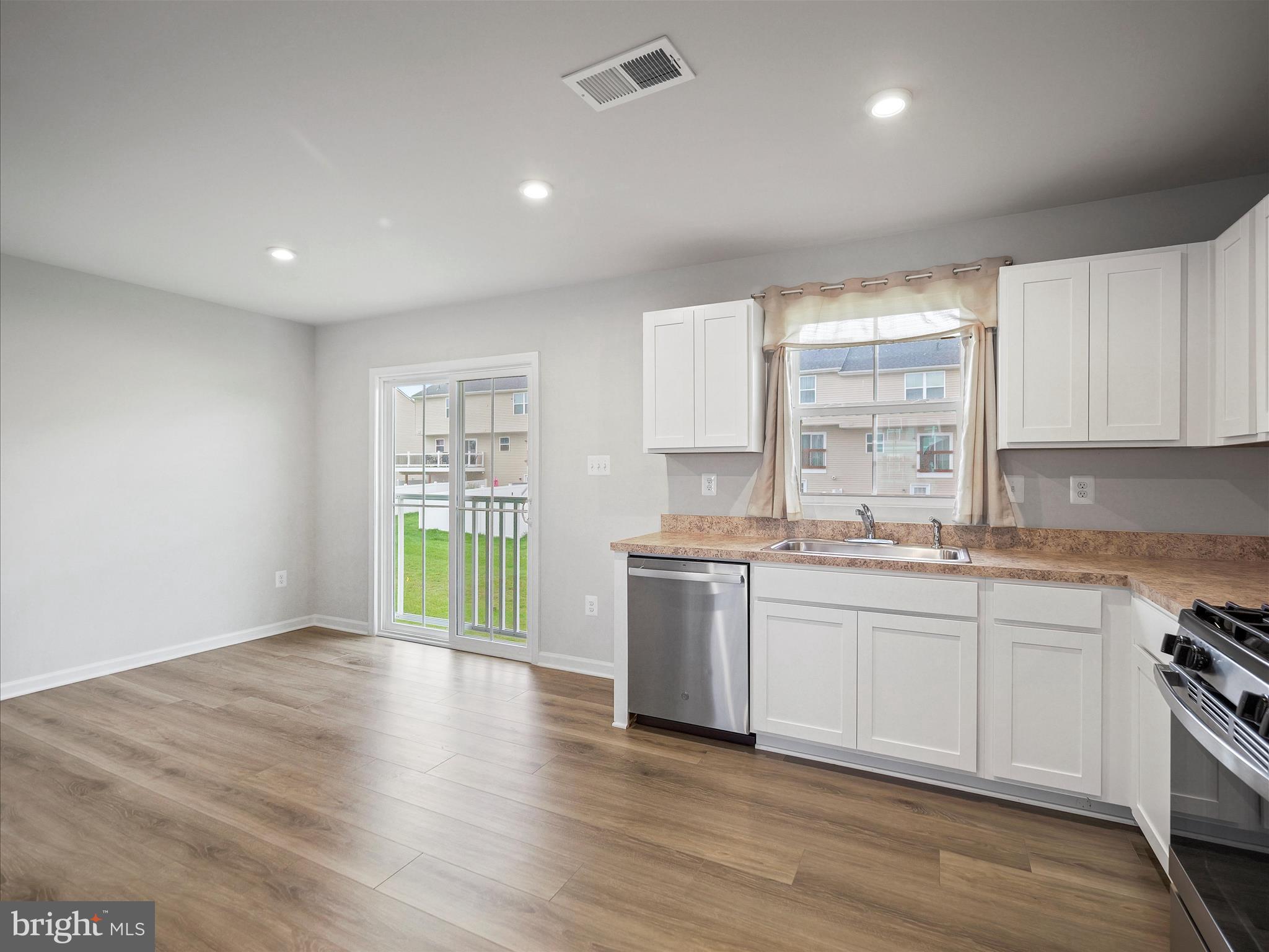 THE LAKES AT MARTINSBURG - Residential