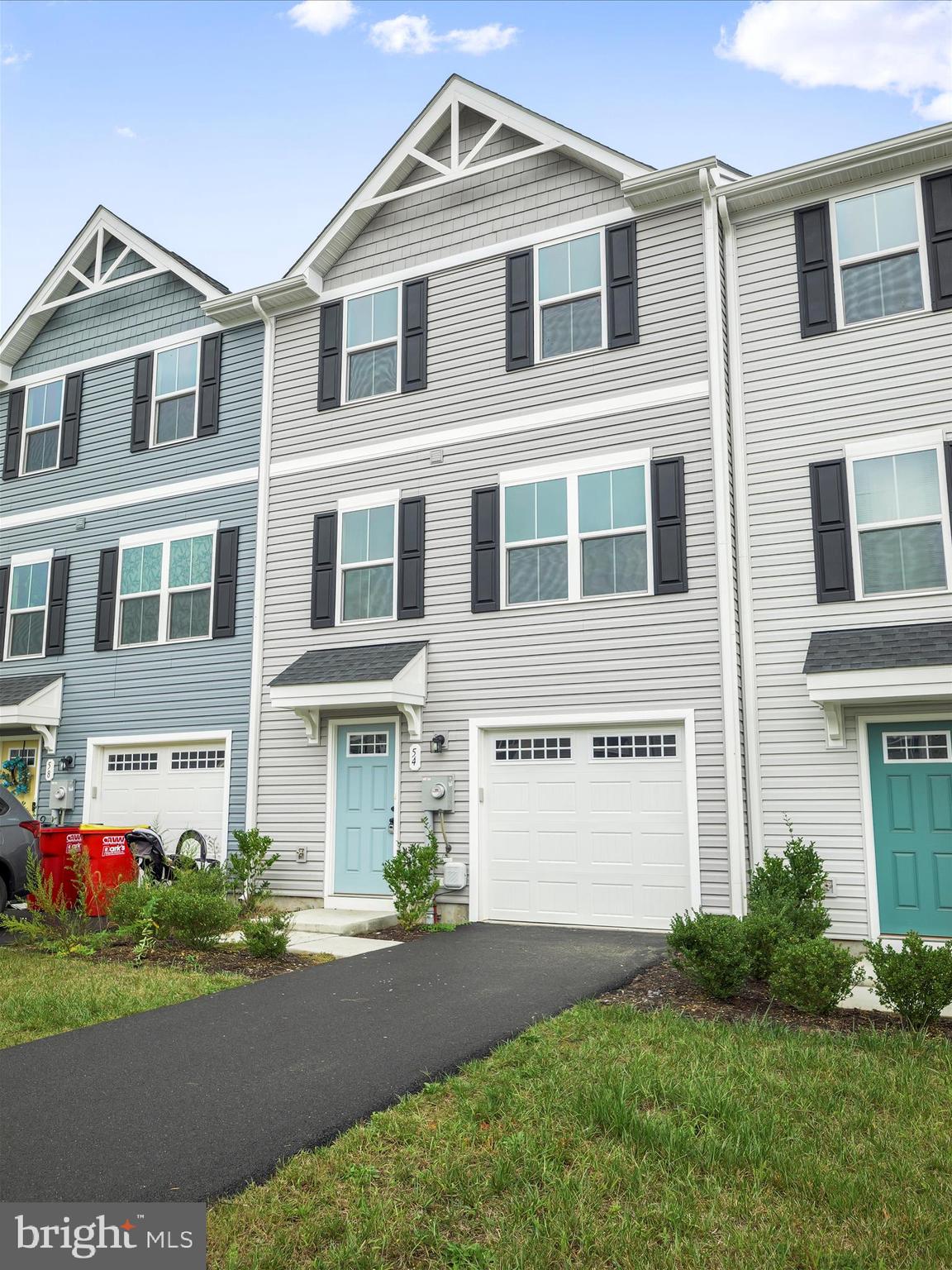 THE LAKES AT MARTINSBURG - Residential