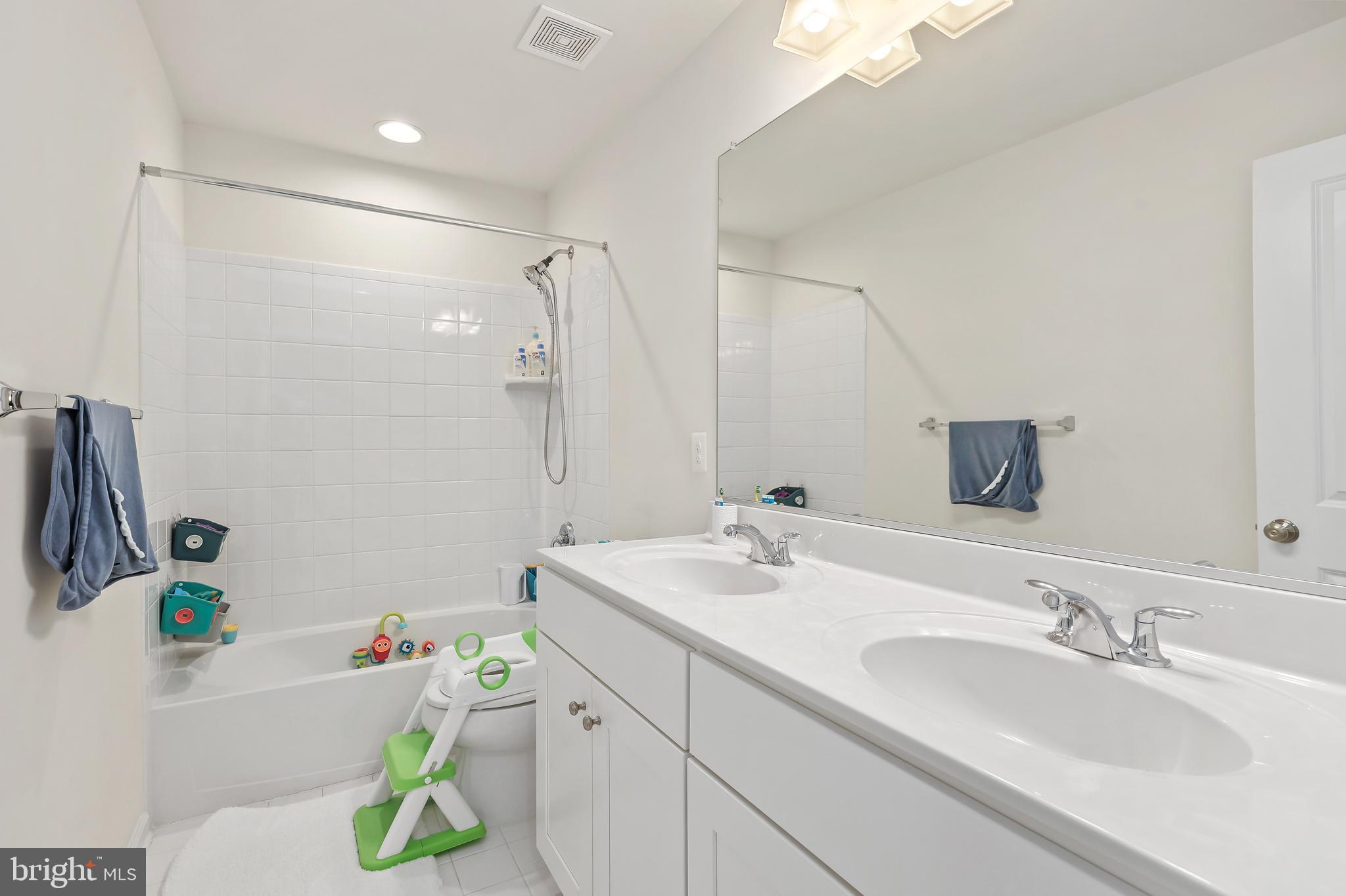 CAYDEN RIDGE - Residential