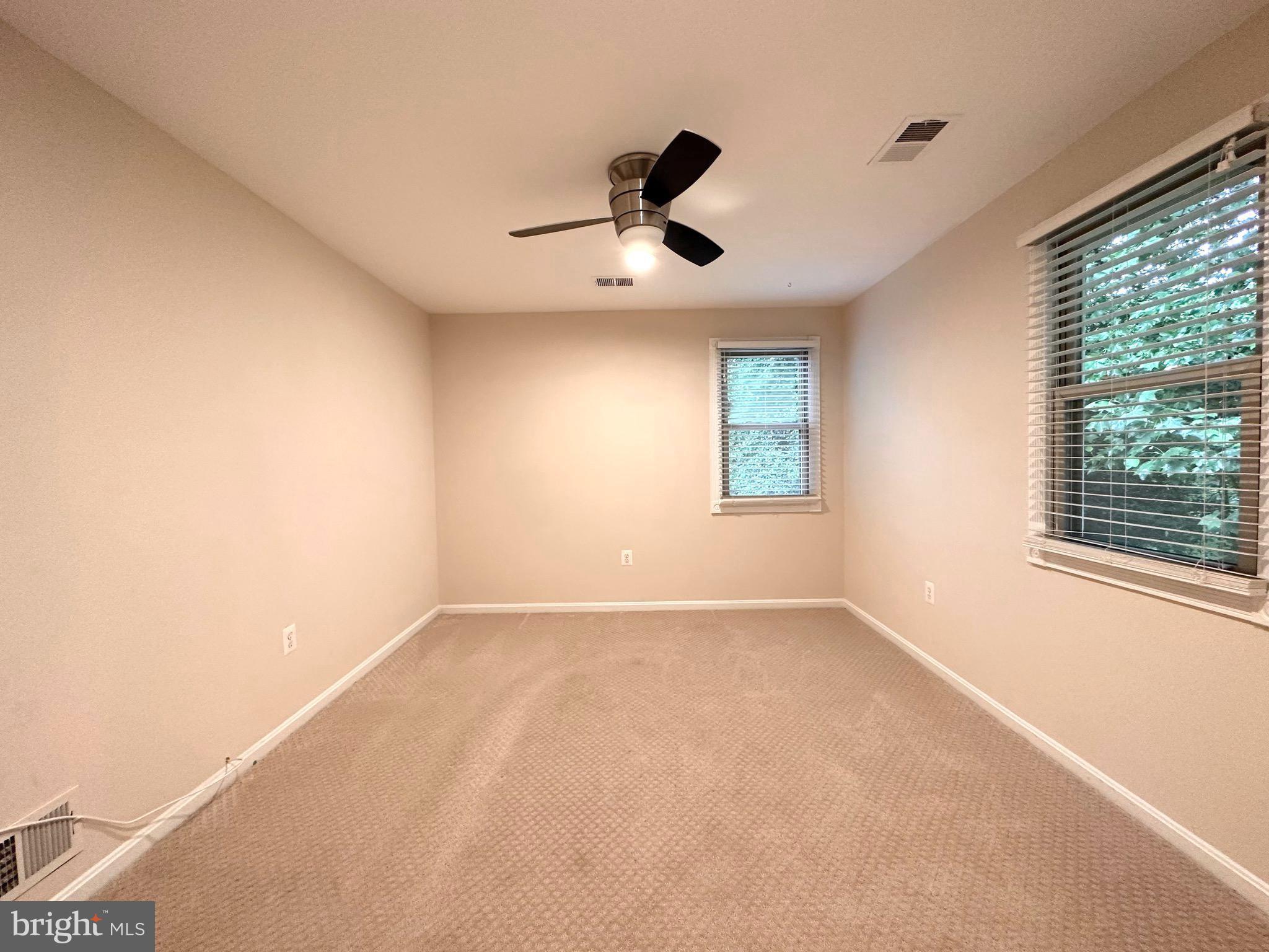 MOSBY COLUMBIA - Residential Lease