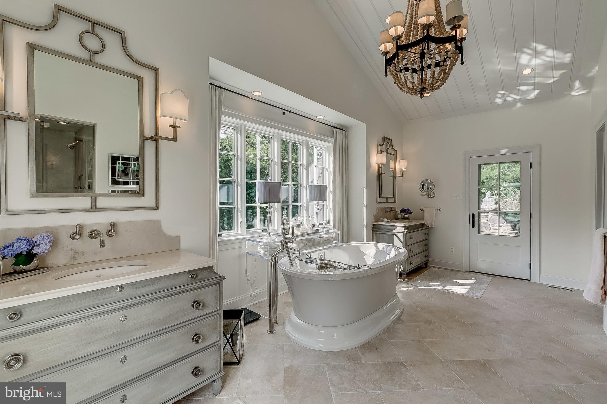 MY LADY'S MANOR - Residential