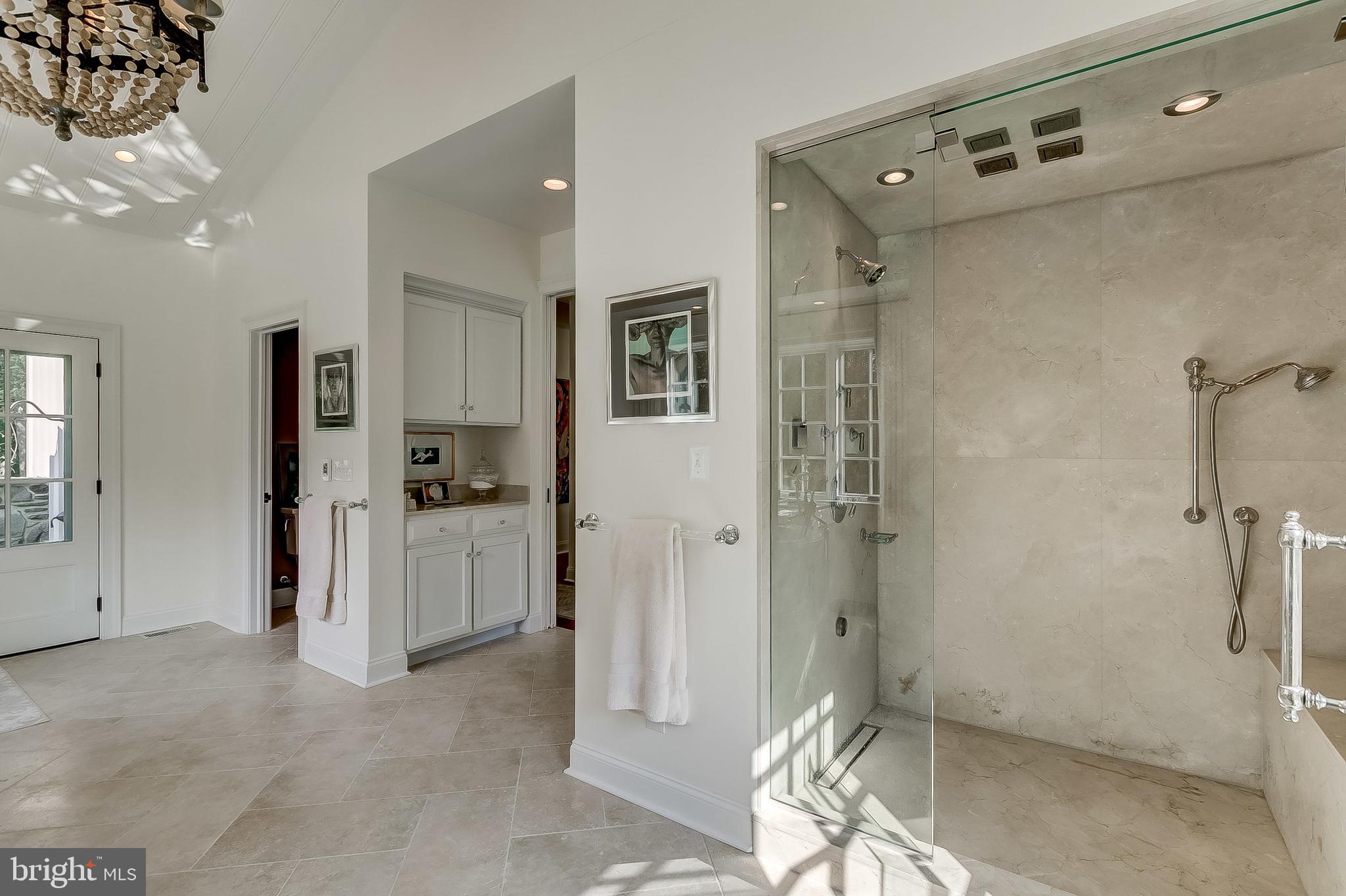 MY LADY'S MANOR - Residential