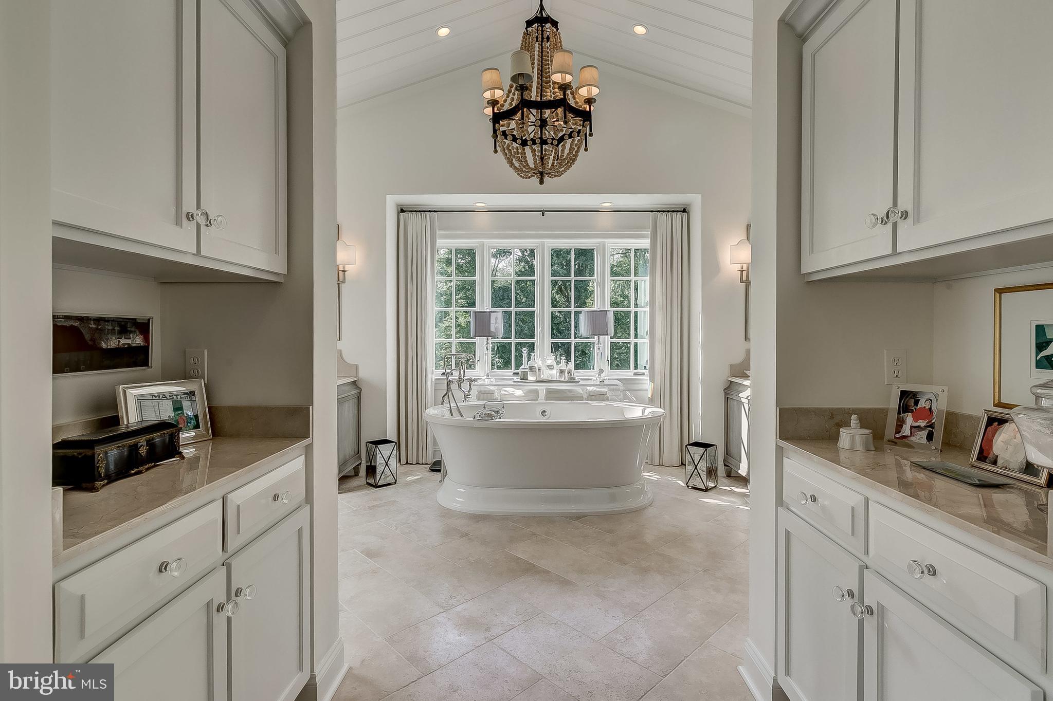 MY LADY'S MANOR - Residential