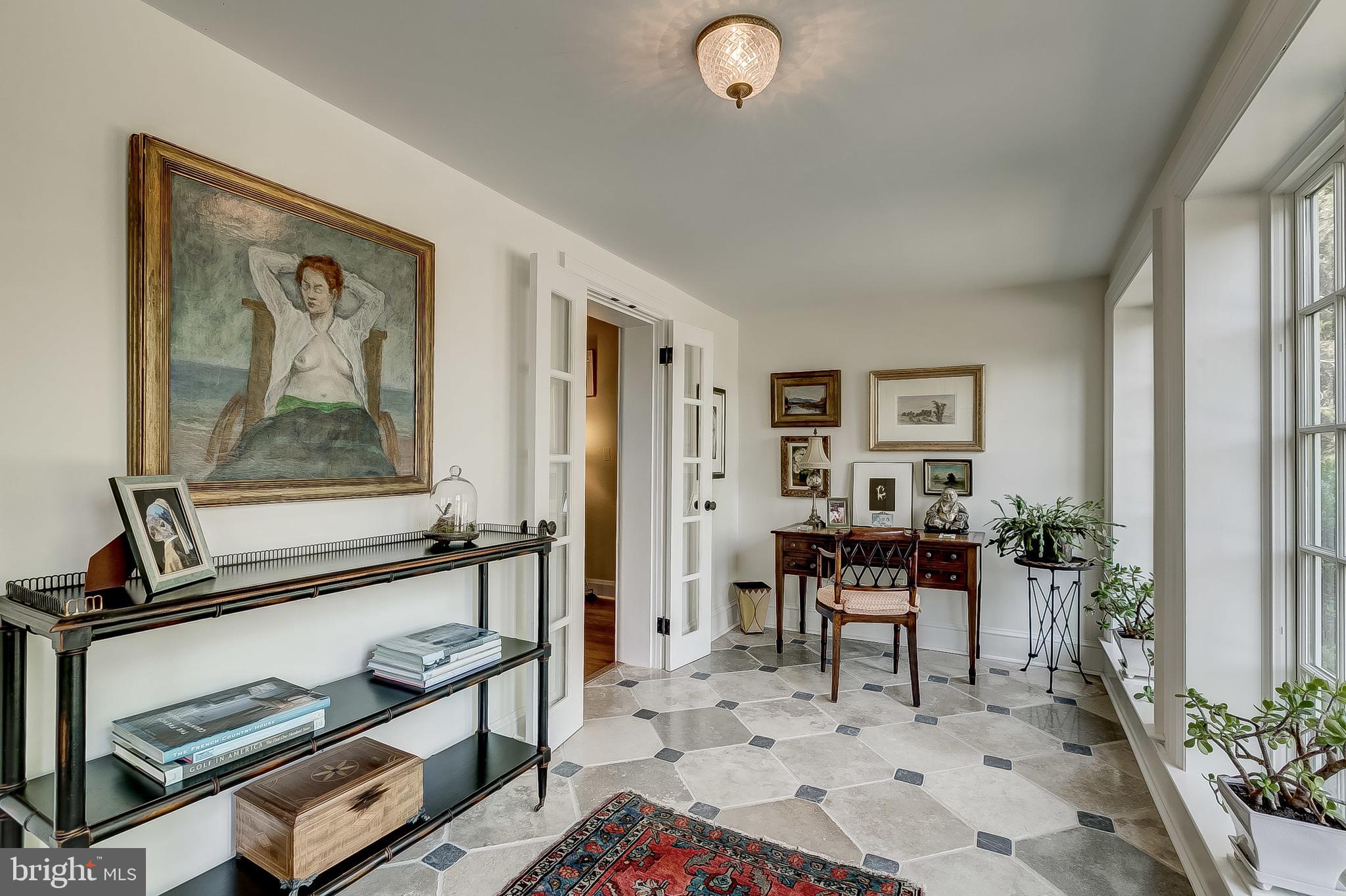 MY LADY'S MANOR - Residential