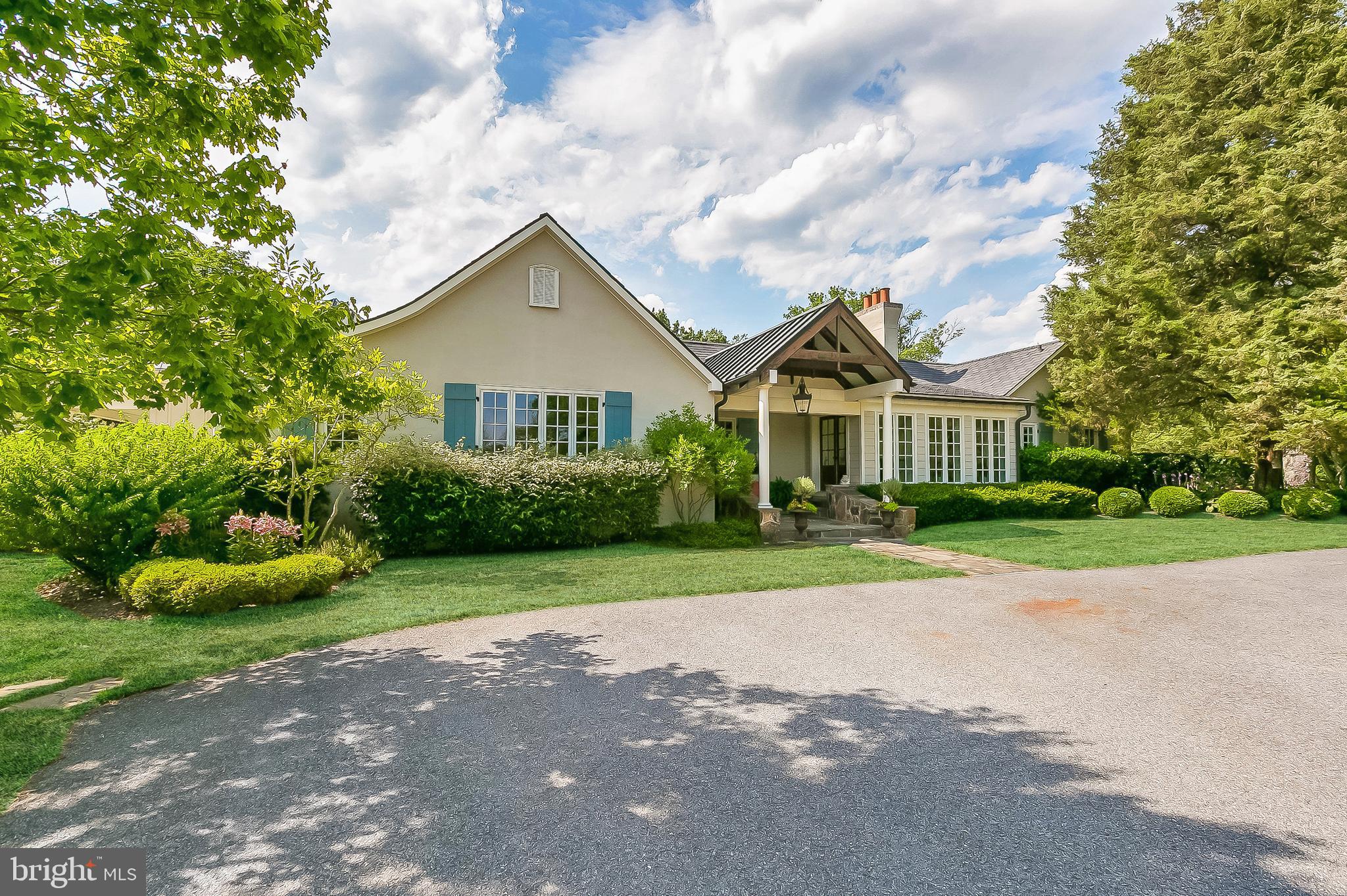 MY LADY'S MANOR - Residential