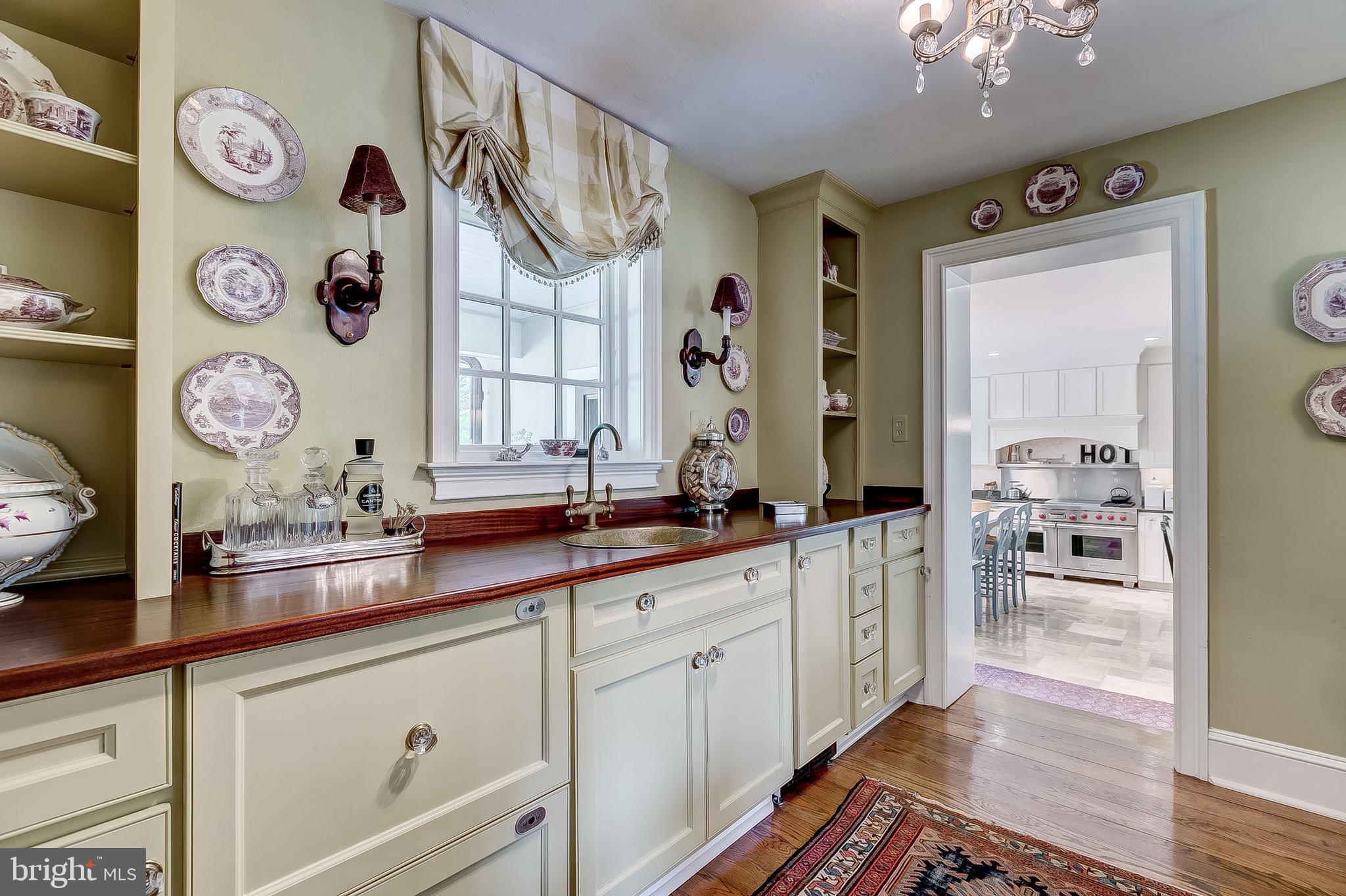 MY LADY'S MANOR - Residential