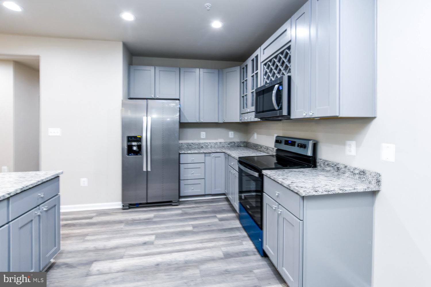 HYATTSVILLE - Residential