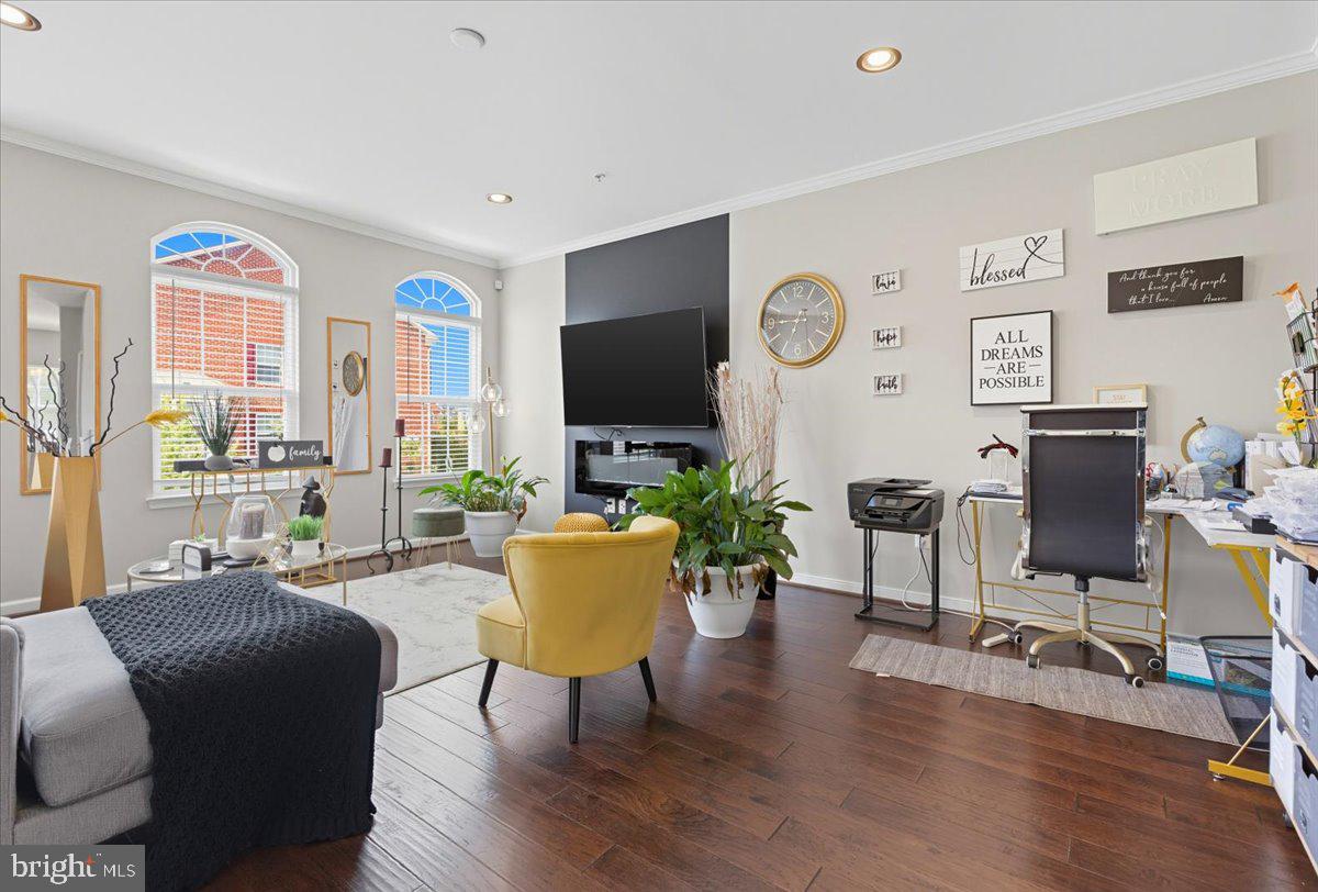 CHELSEA MANOR - Residential