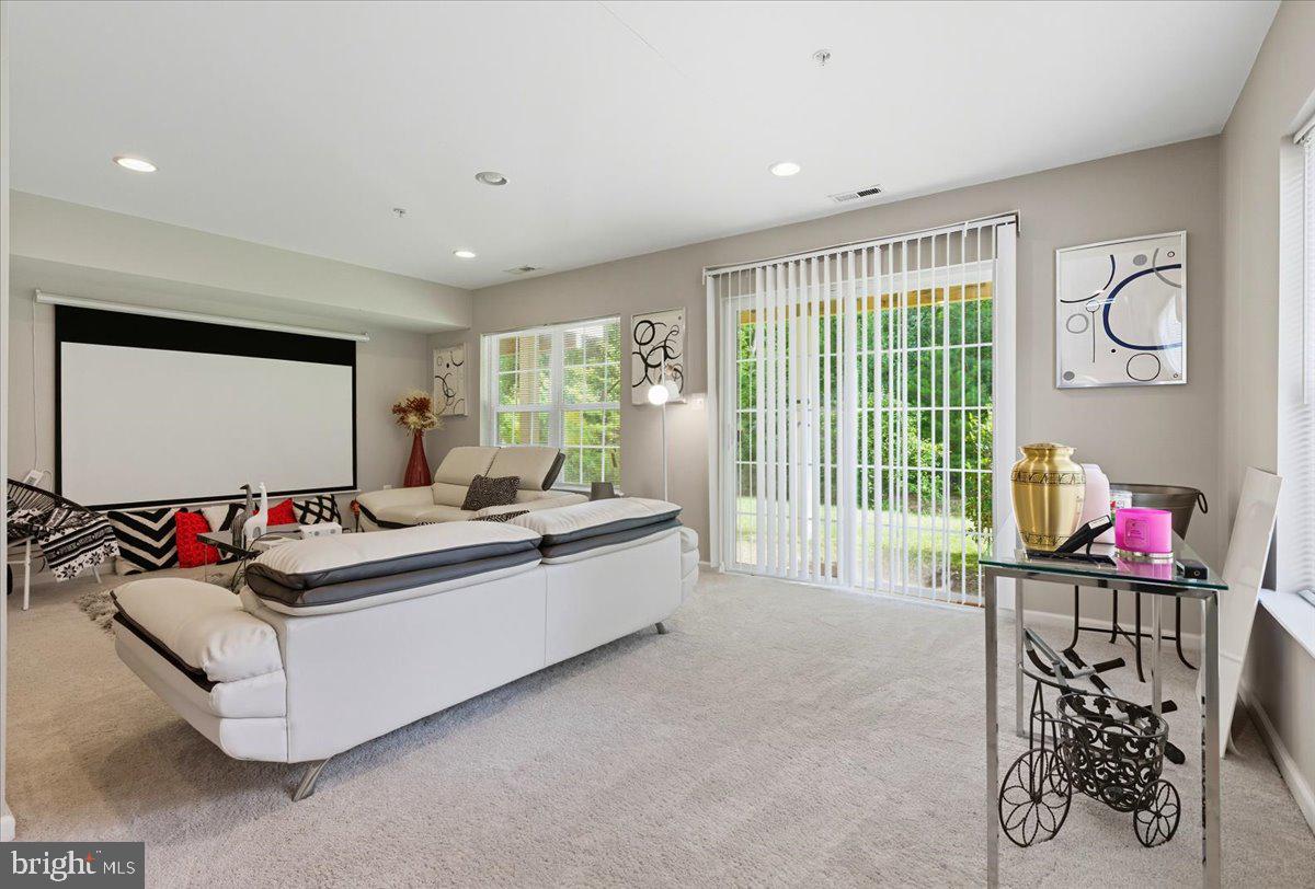 CHELSEA MANOR - Residential