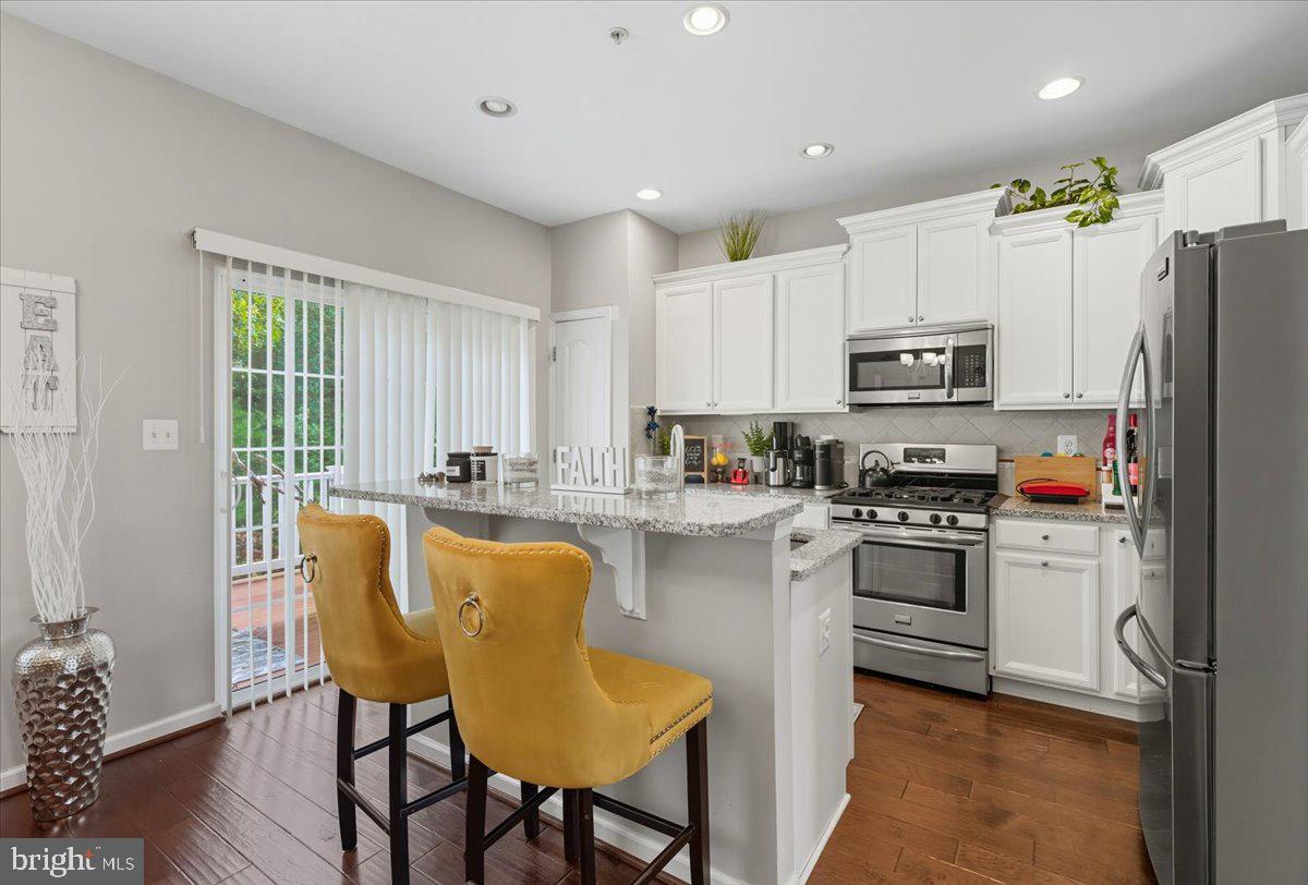 CHELSEA MANOR - Residential