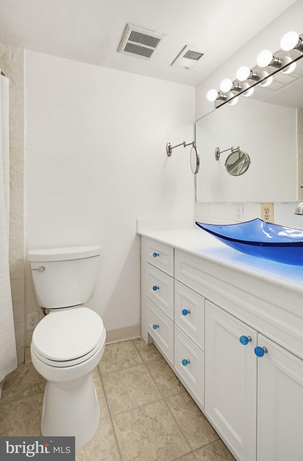 VOM VILLAGE CENTER - Residential