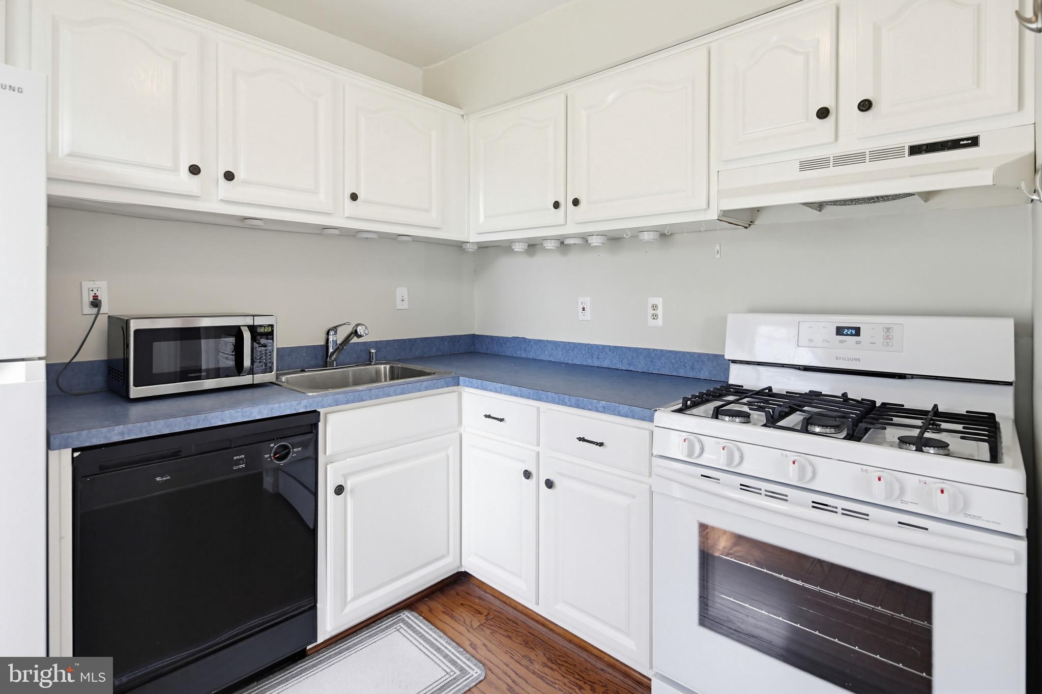 VOM VILLAGE CENTER - Residential