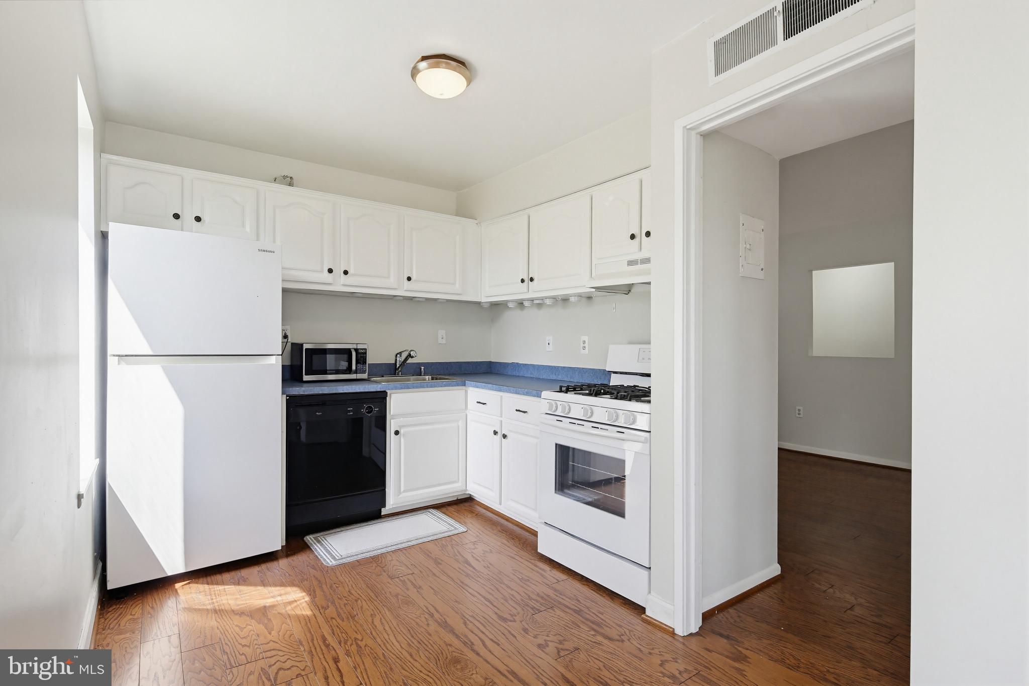 VOM VILLAGE CENTER - Residential