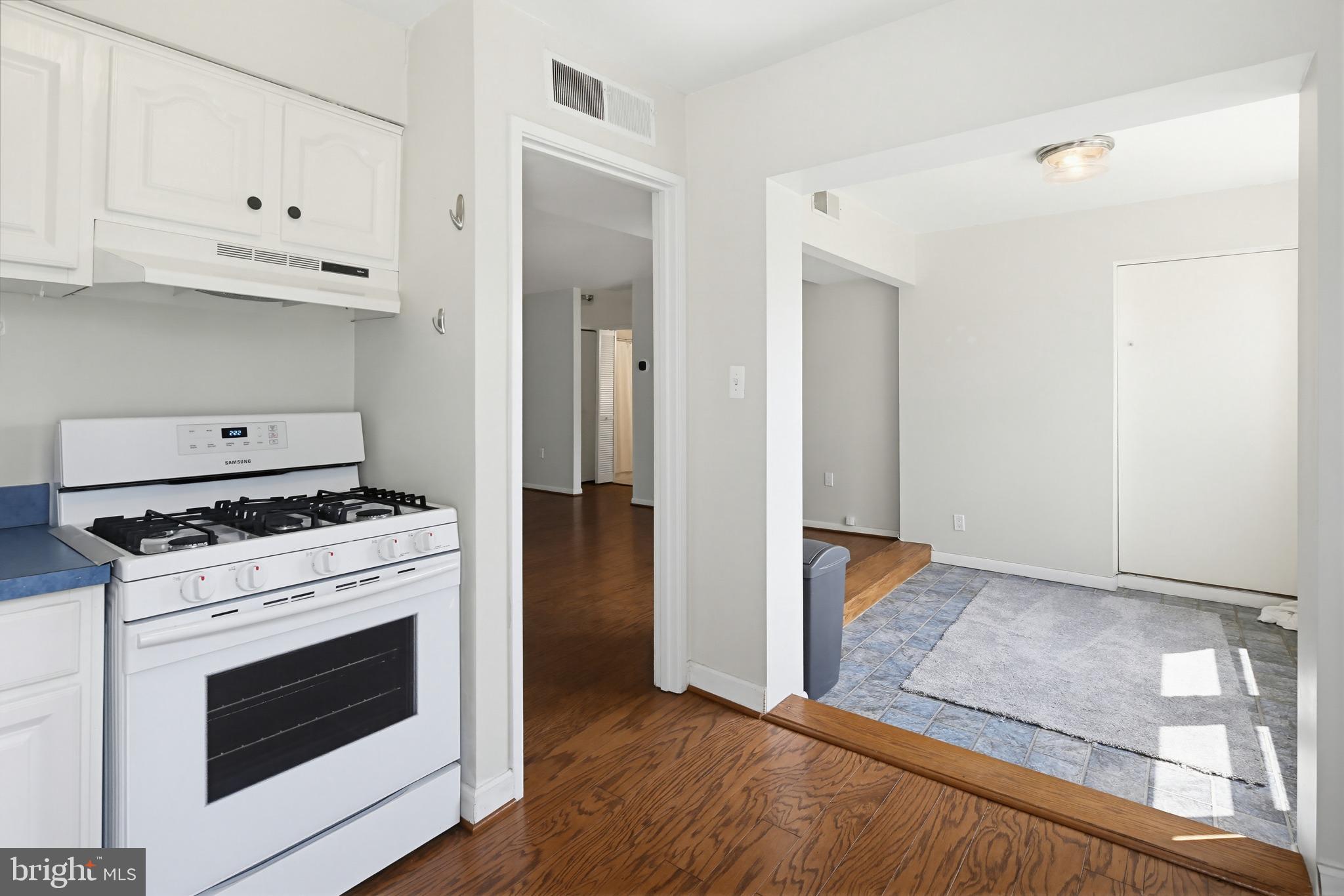 VOM VILLAGE CENTER - Residential