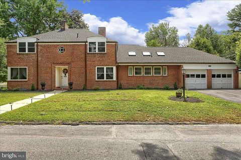 2926 PARKSIDE LANE HARRISBURG PA 17110