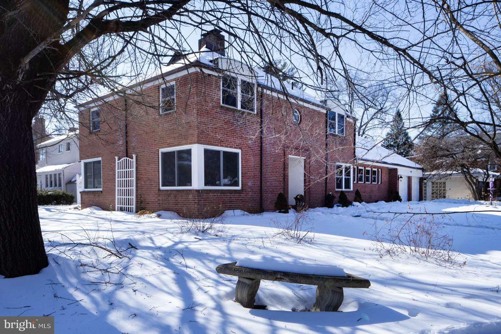 Photo of 2926 Parkside Lane, HARRISBURG, PA 17110 (MLS # PADA2056220)