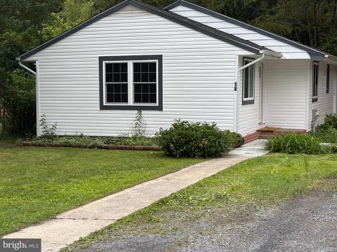 18 OAK STREET CAMBRIDGE MD 21613