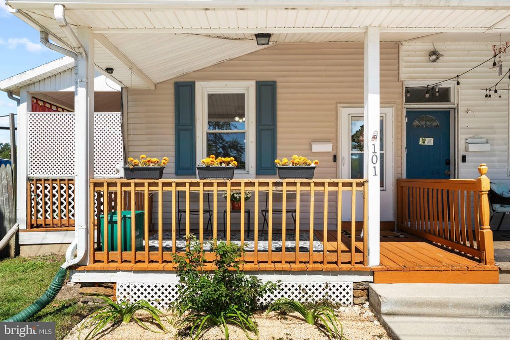 Photo of 101 E Slokom Avenue, CHRISTIANA, PA 17509 (MLS # PALA2076202)