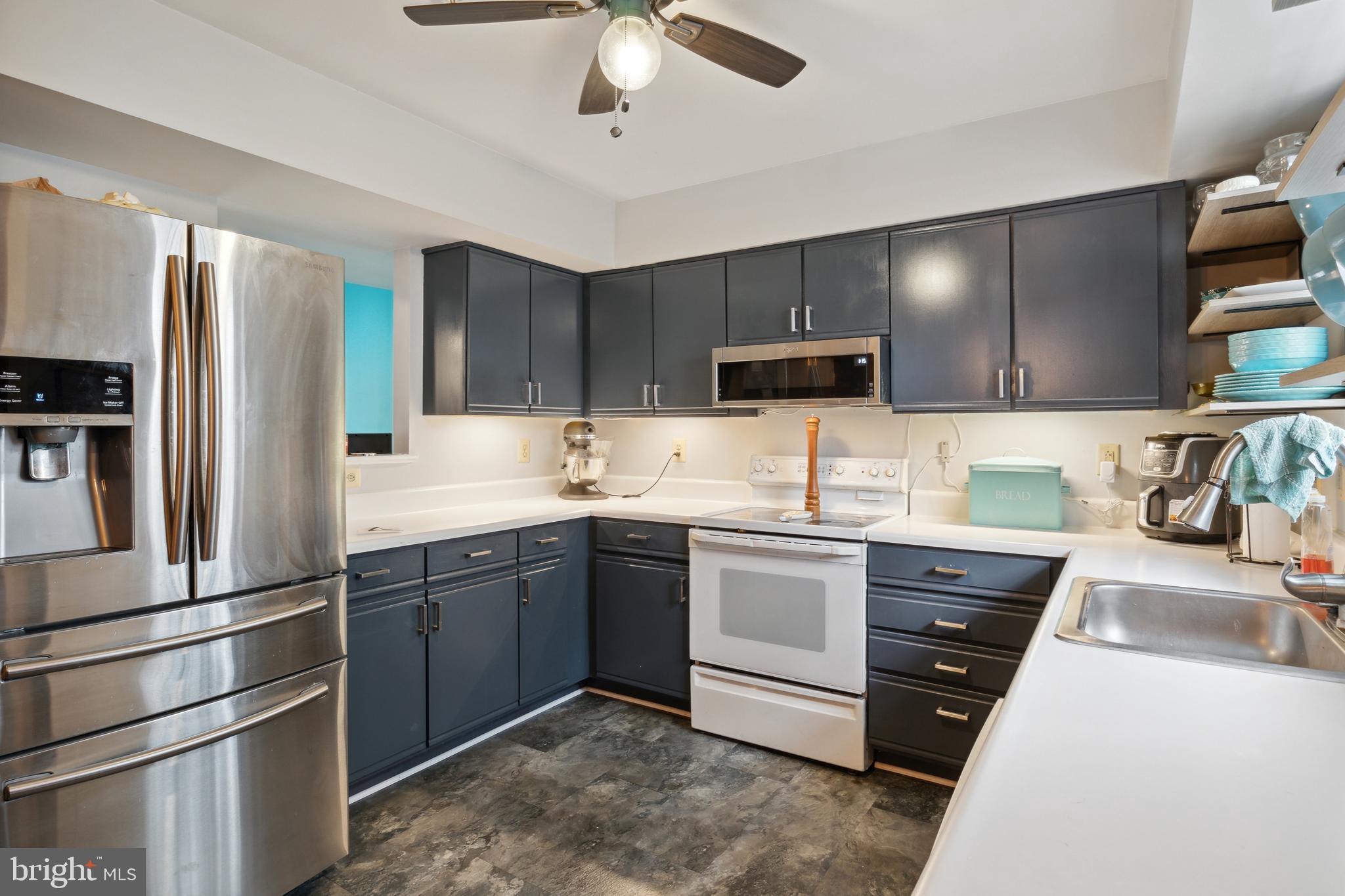 STONEY BEACH - Residential