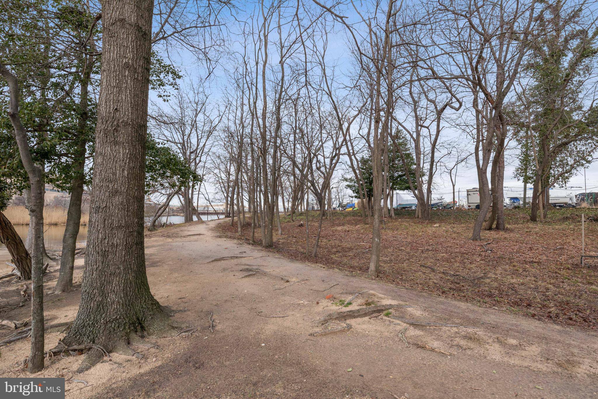 STONEY BEACH - Residential