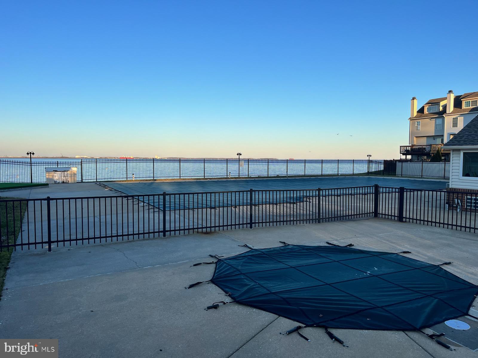 STONEY BEACH - Residential