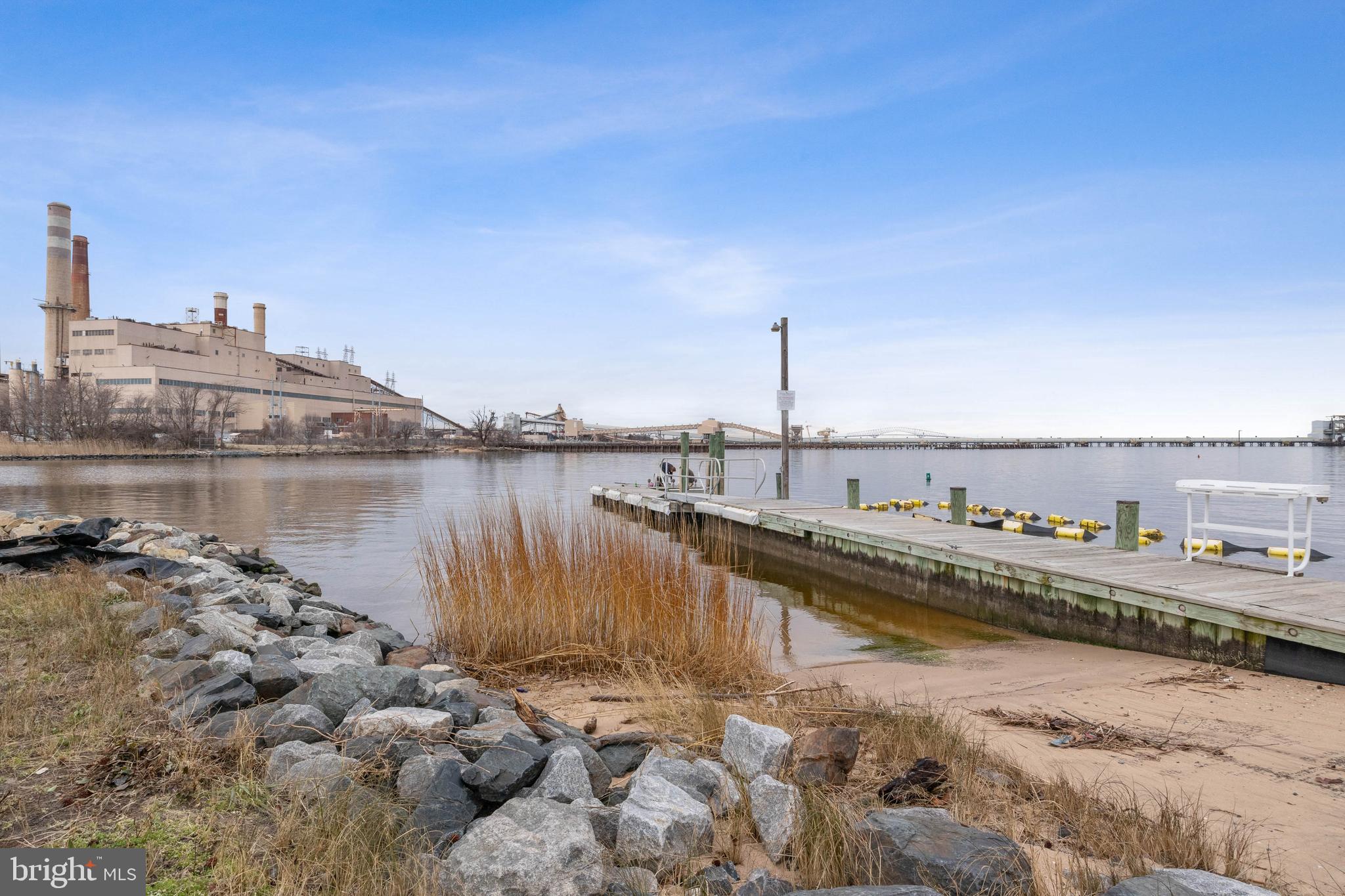 STONEY BEACH - Residential