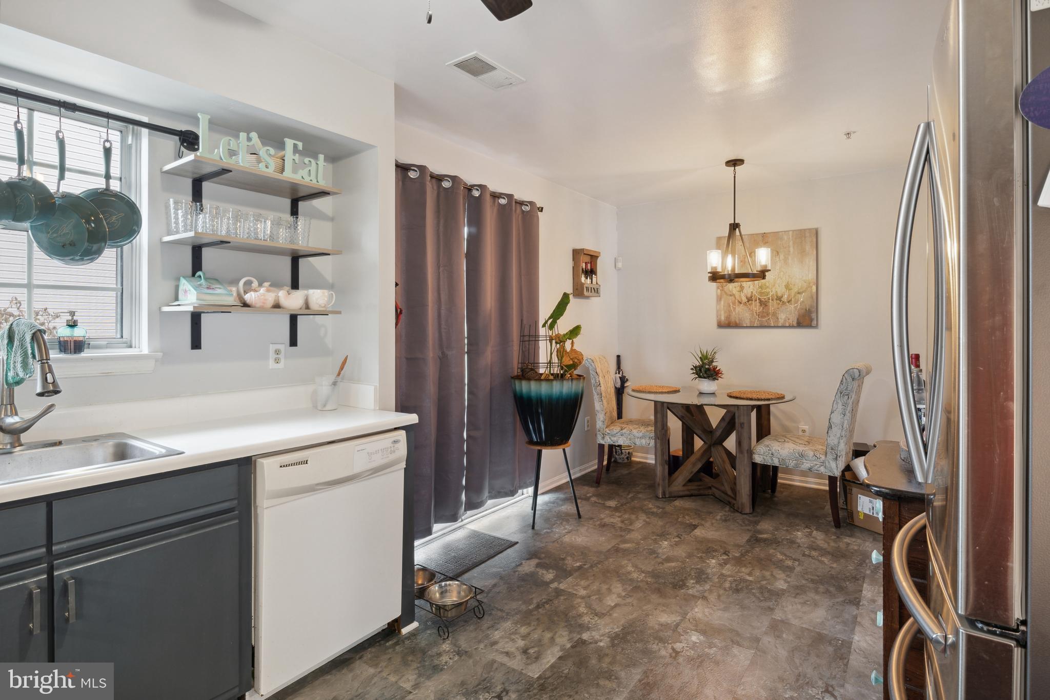 STONEY BEACH - Residential