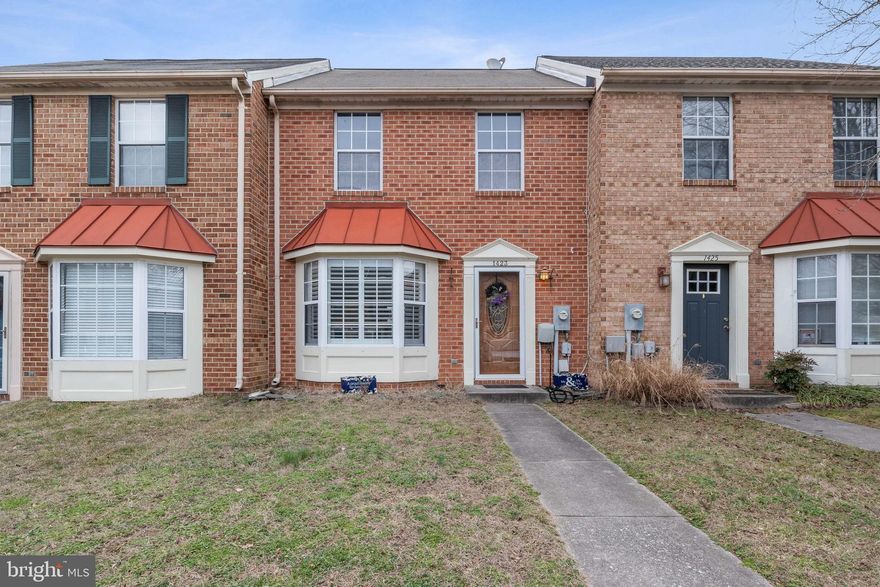 Awesome opportunity to live a great townhouse community of Stoney Beach. This home offers 2 large bedrooms that has their own full bathrooms each, so essentially your choice for master bedroom! Upstairs also includes laundry closet for your convenience, and plenty of storage in the attic and multiple closets in both bedrooms. The spacious living room has bay window with custom plantation shutters, nice farm style kitchen with breakfast/dining area for table that opens up to slider on back deck for your barbecue area, and half bath on the main level between the kitchen and living room. You will love the community pool, boat ramp, tot lot, beach, dog park, jog/walking path, and more! Photo's coming soon!!!