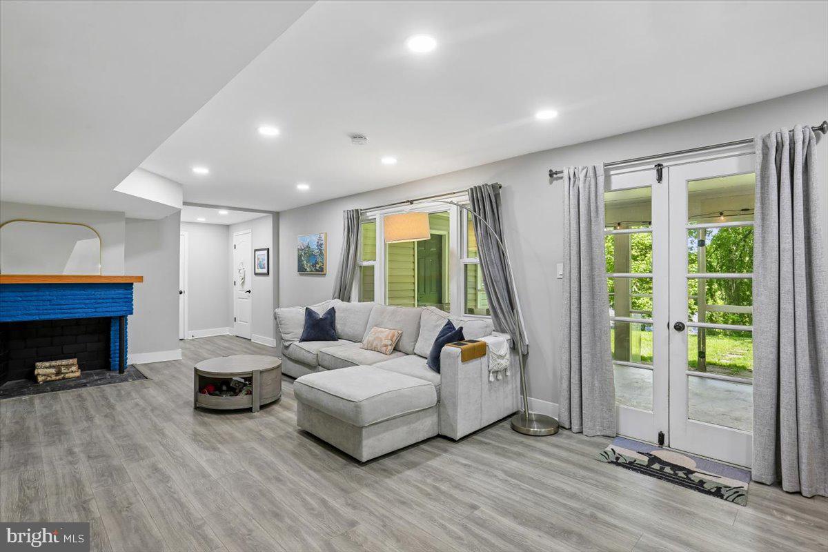 MAPLEWOOD MANOR - Residential