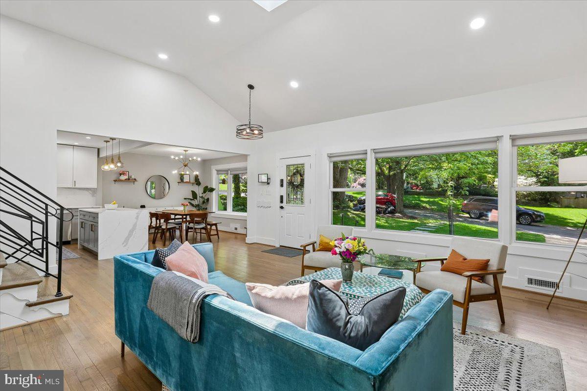 MAPLEWOOD MANOR - Residential