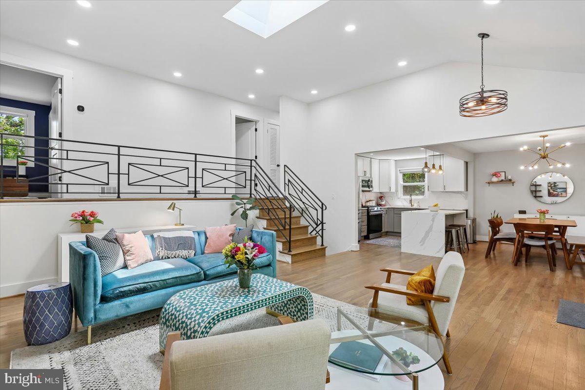 MAPLEWOOD MANOR - Residential
