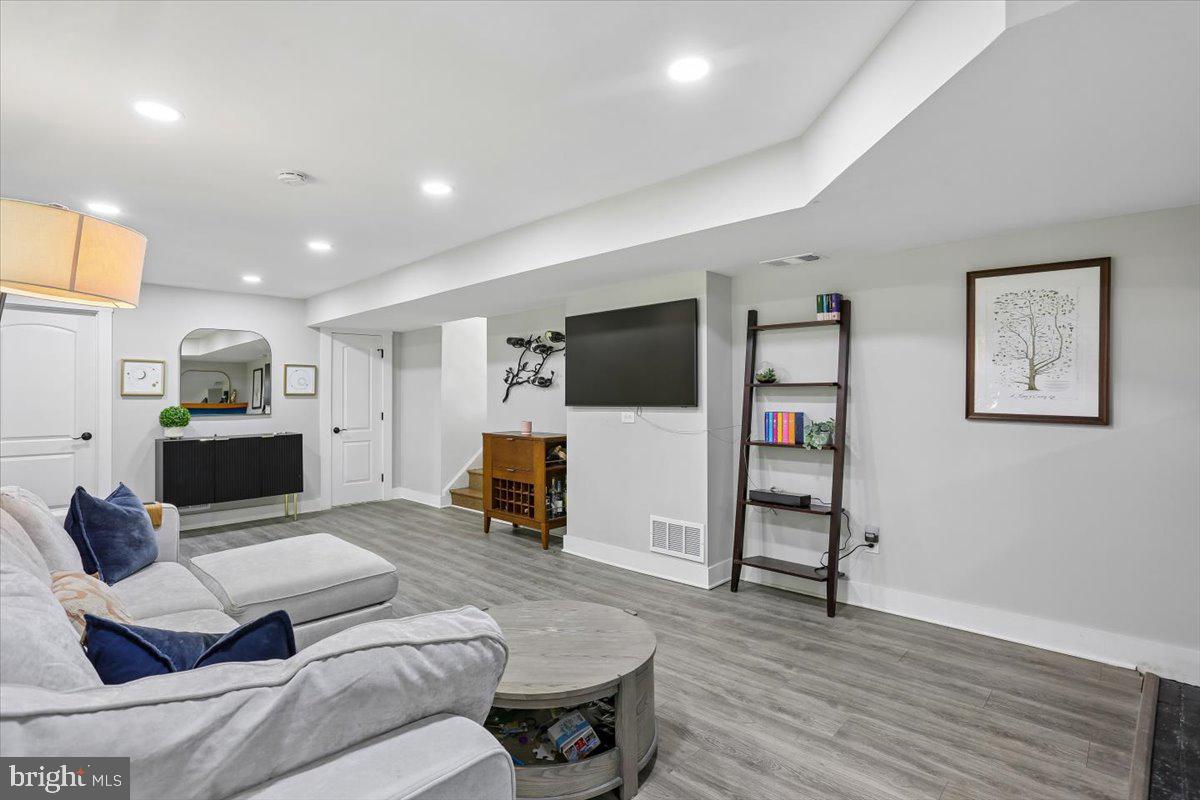MAPLEWOOD MANOR - Residential