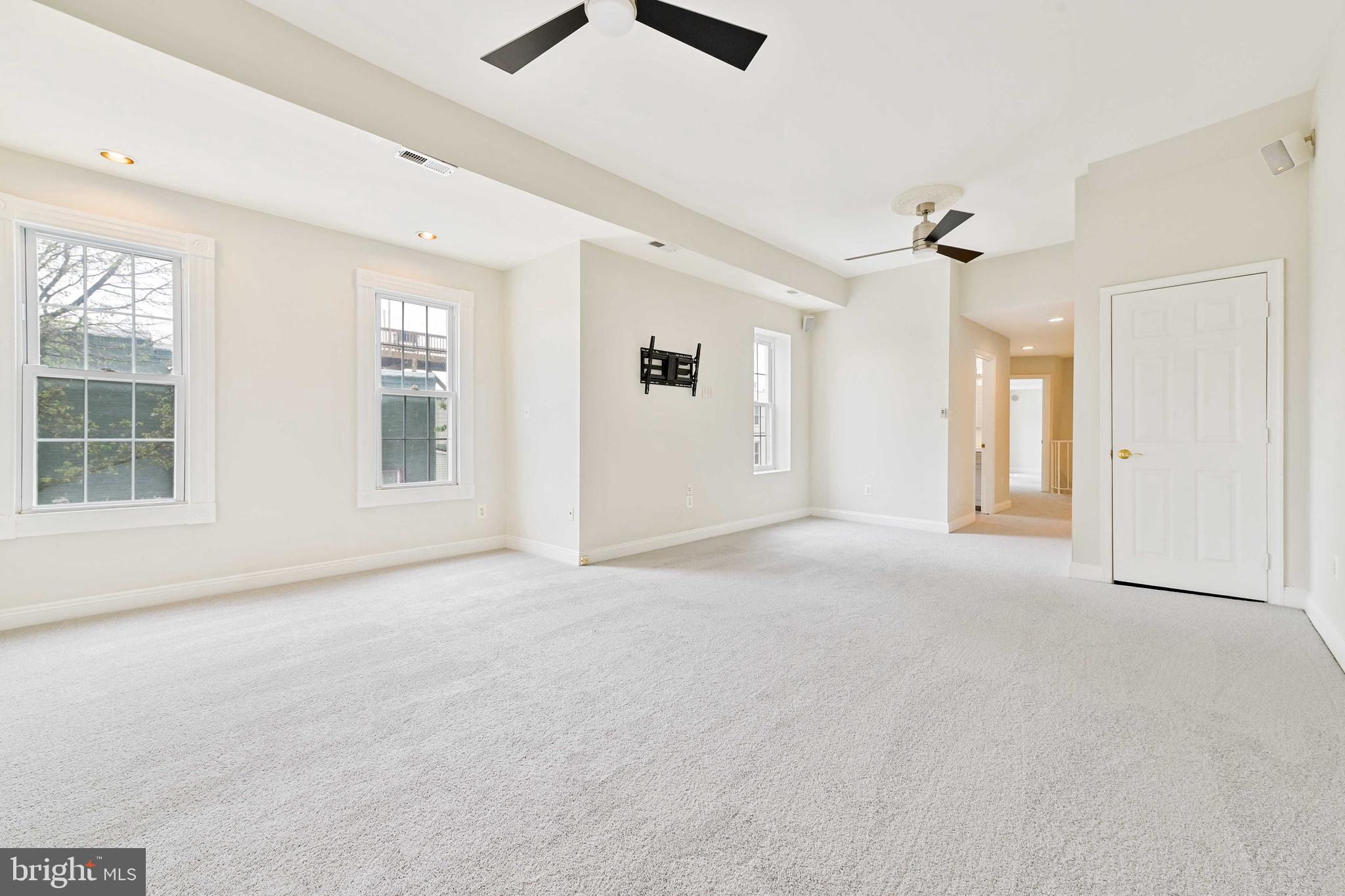 RIVERSIDE - Residential