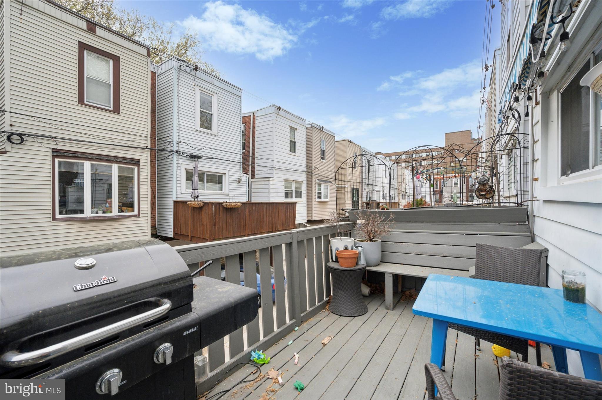 FAIRMOUNT - Residential