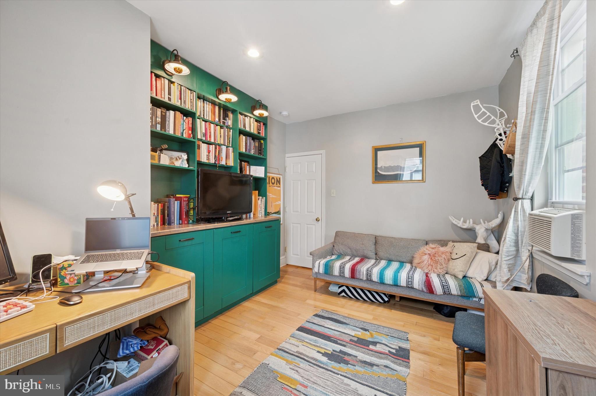 FAIRMOUNT - Residential