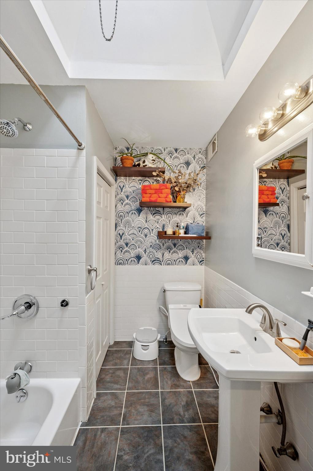 FAIRMOUNT - Residential