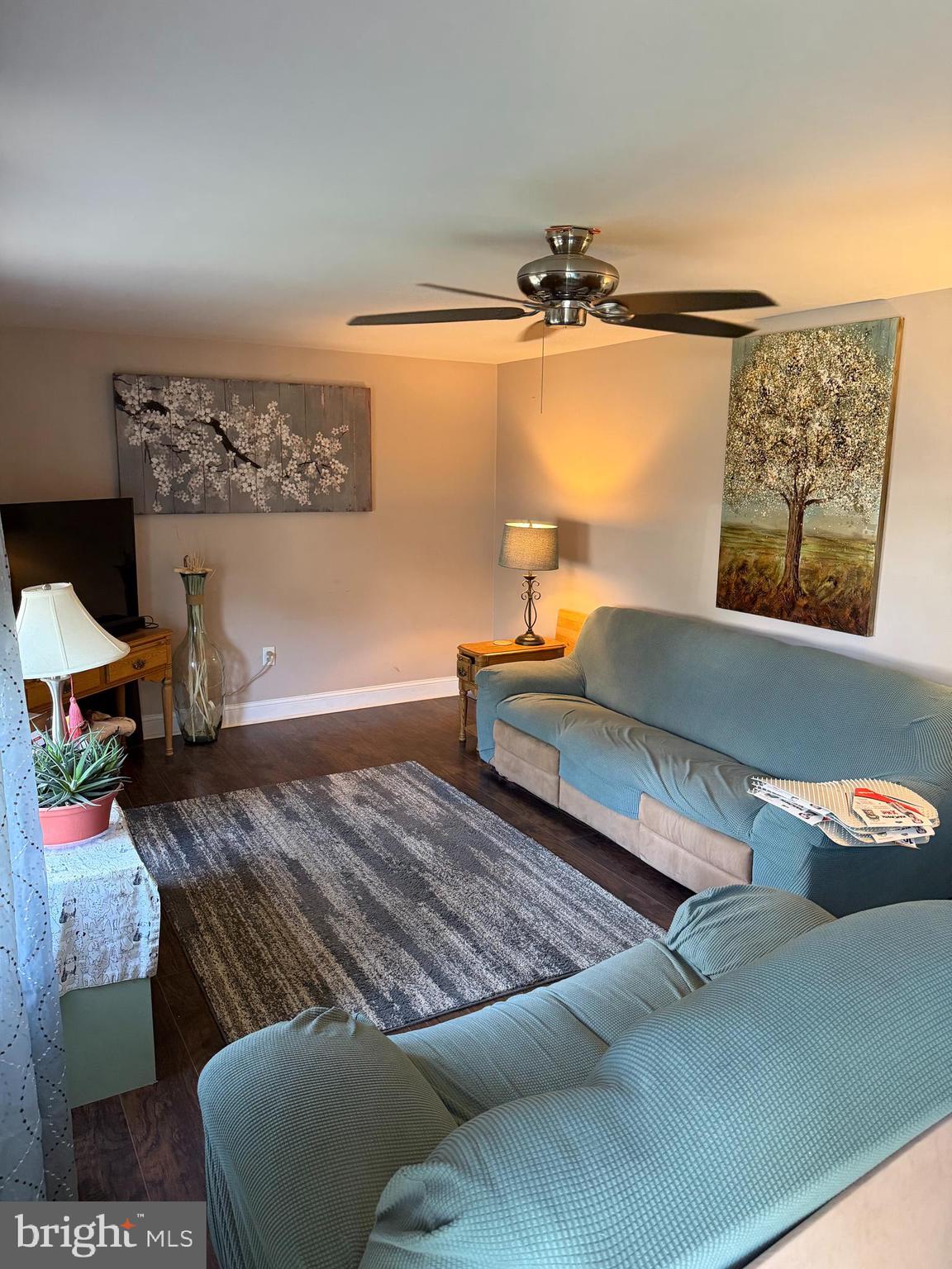 315 W EVERGREEN AVENUE
