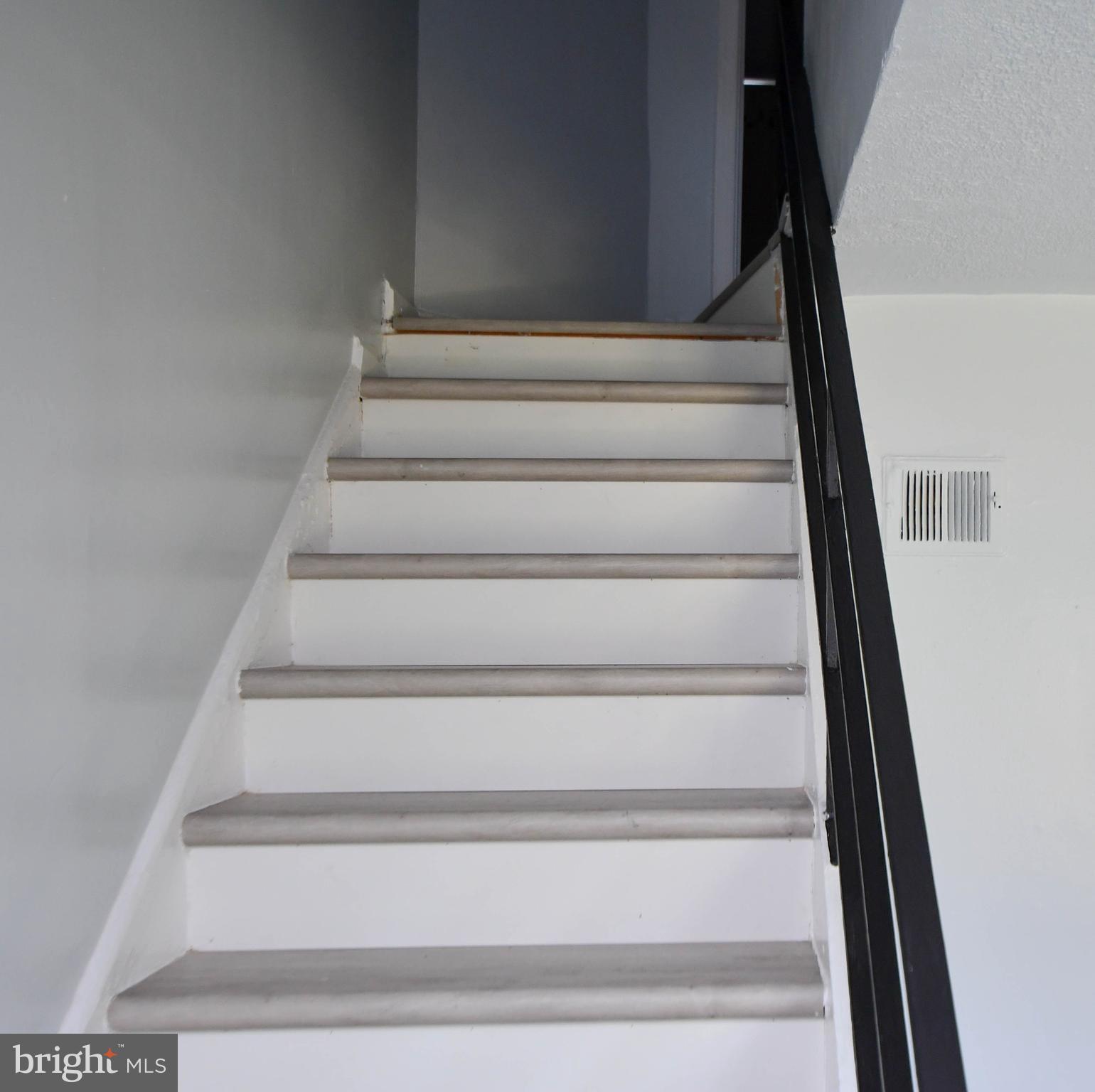 IVERSON MEWS CONDOMINIUM - Residential Lease