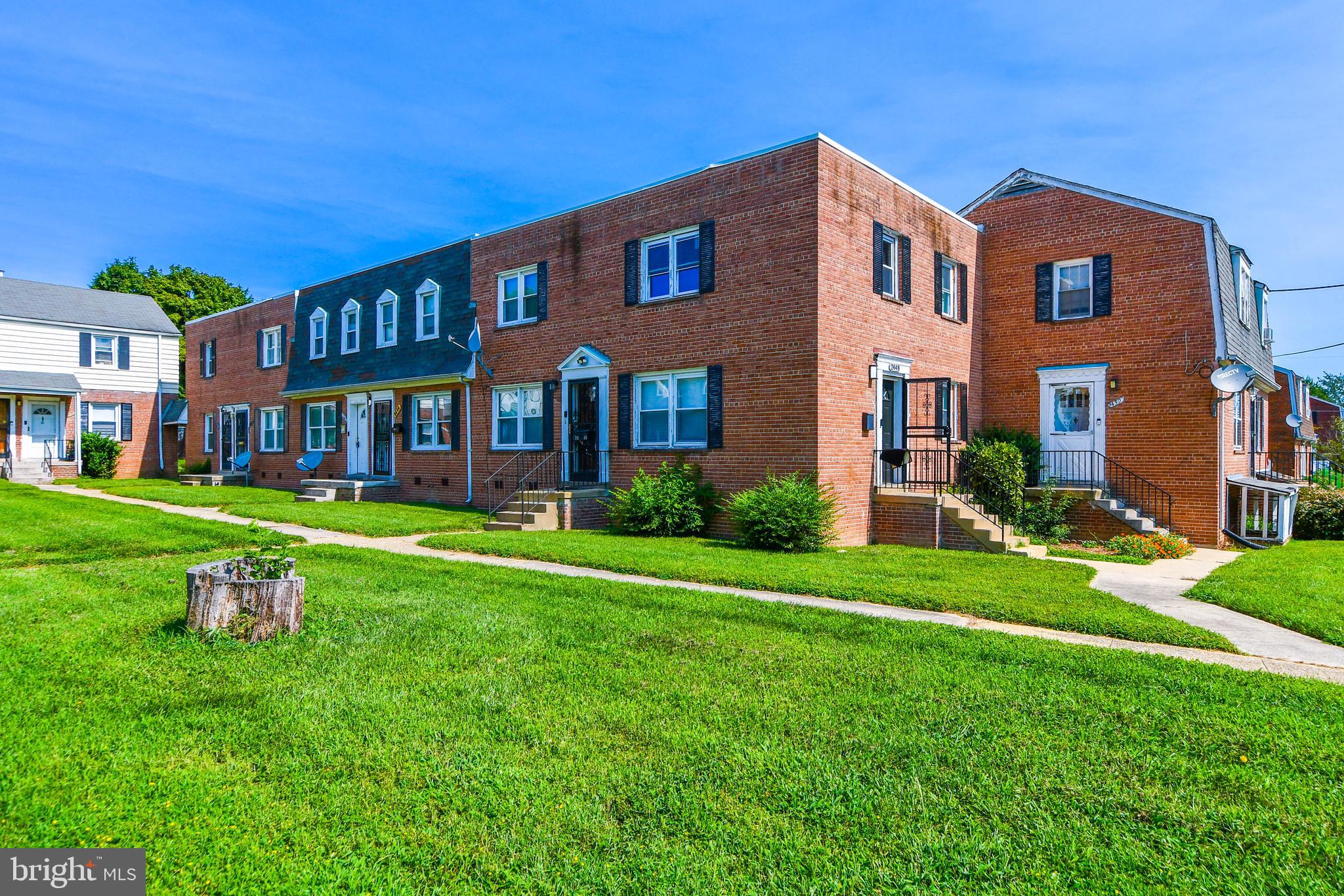 IVERSON MEWS CONDOMINIUM - Residential Lease