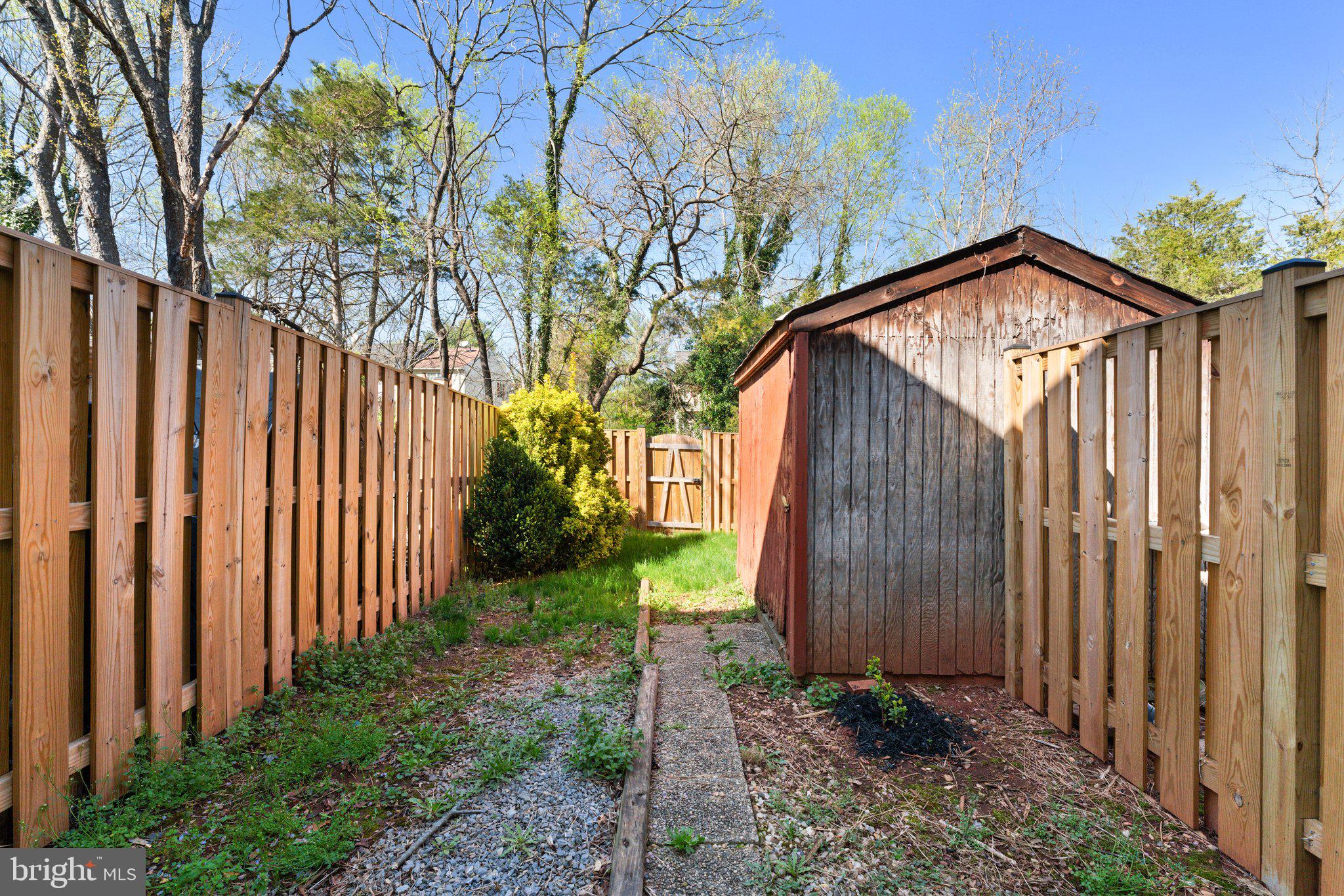 COUNTRYSIDE - Residential