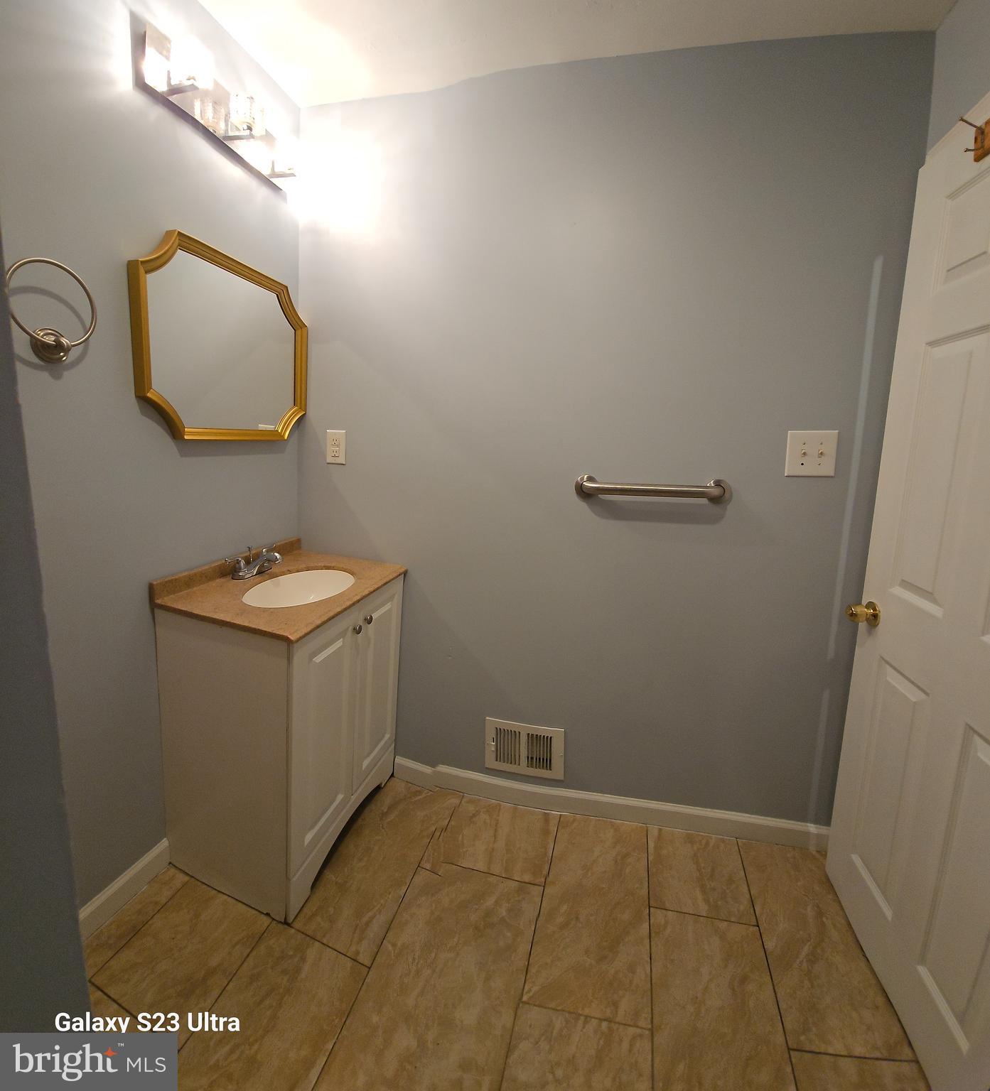 GLASSELWOOD - Residential Lease